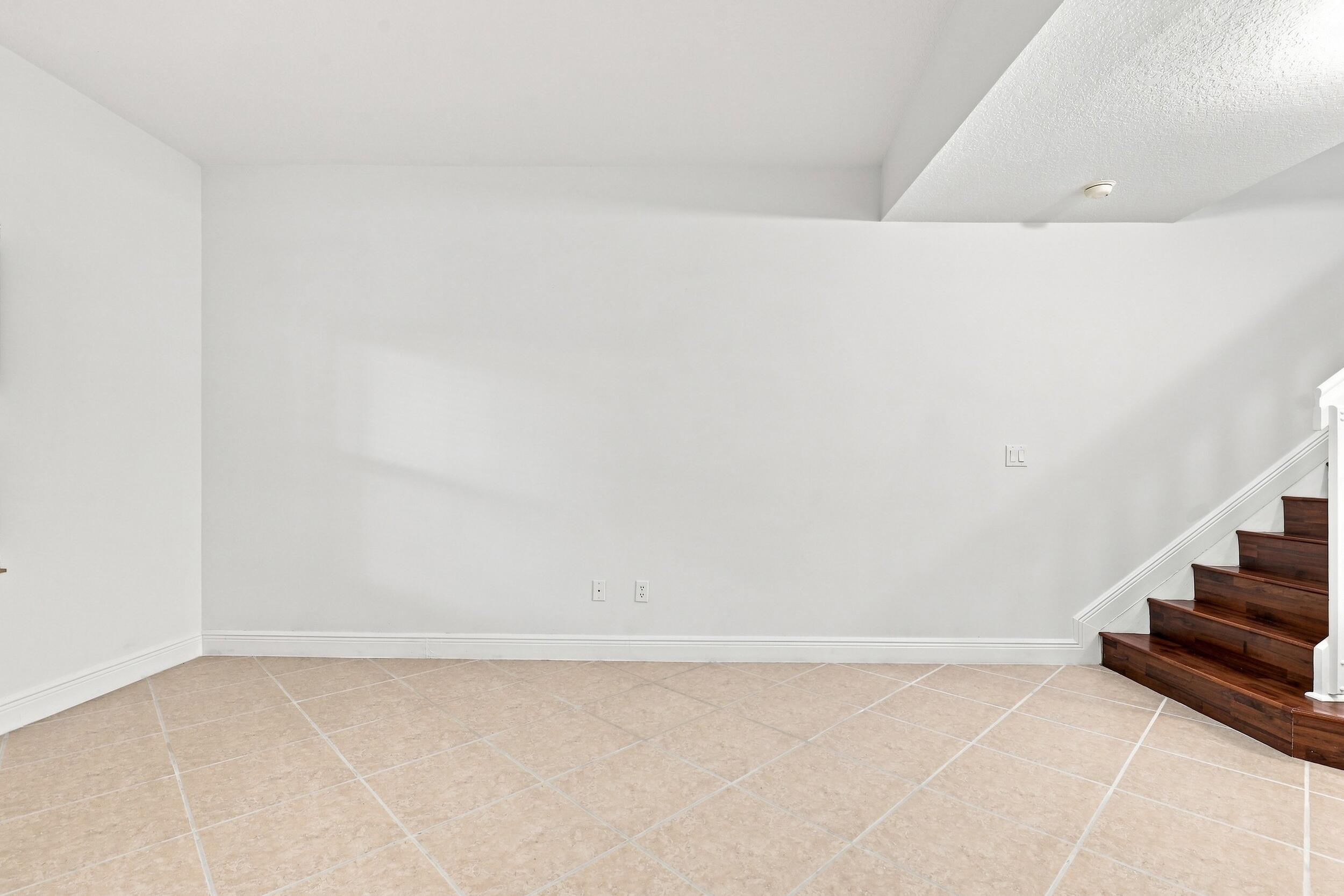 2107 Anchor Court Property Photo 7