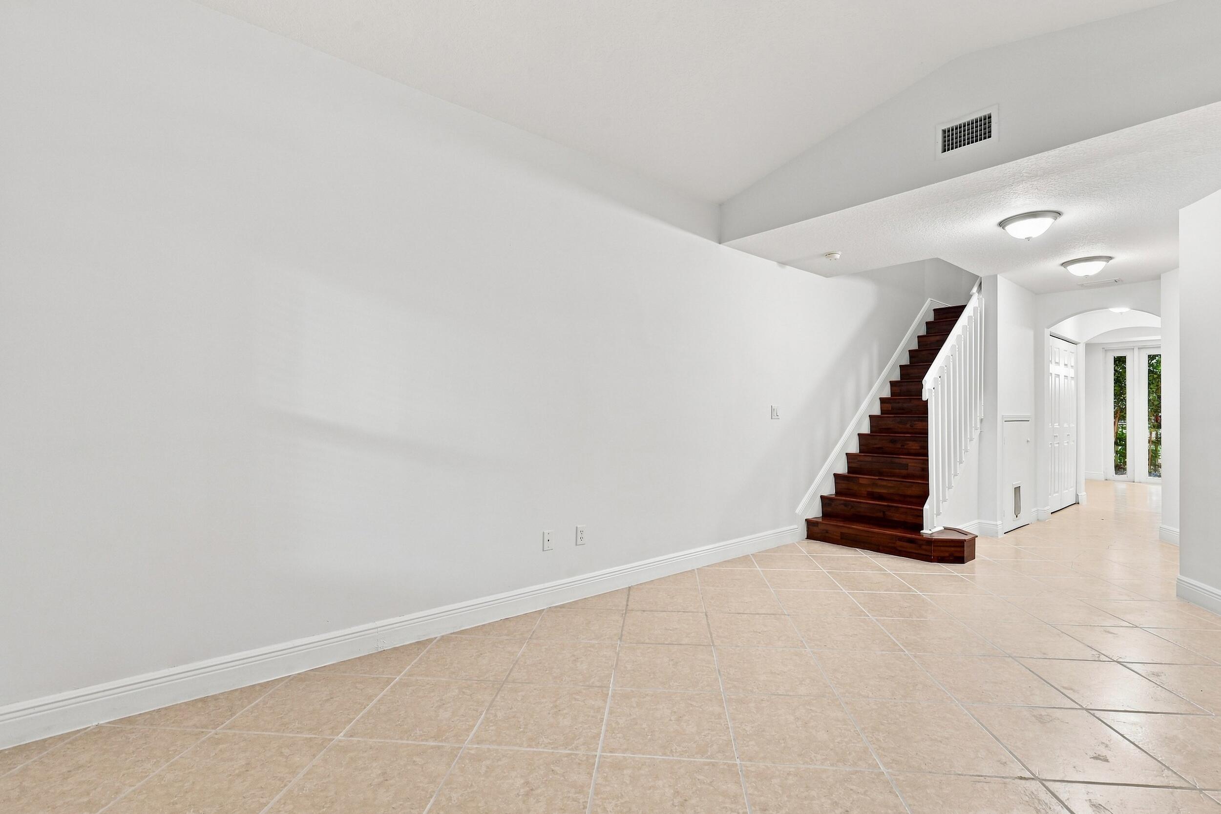 2107 Anchor Court Property Photo 9