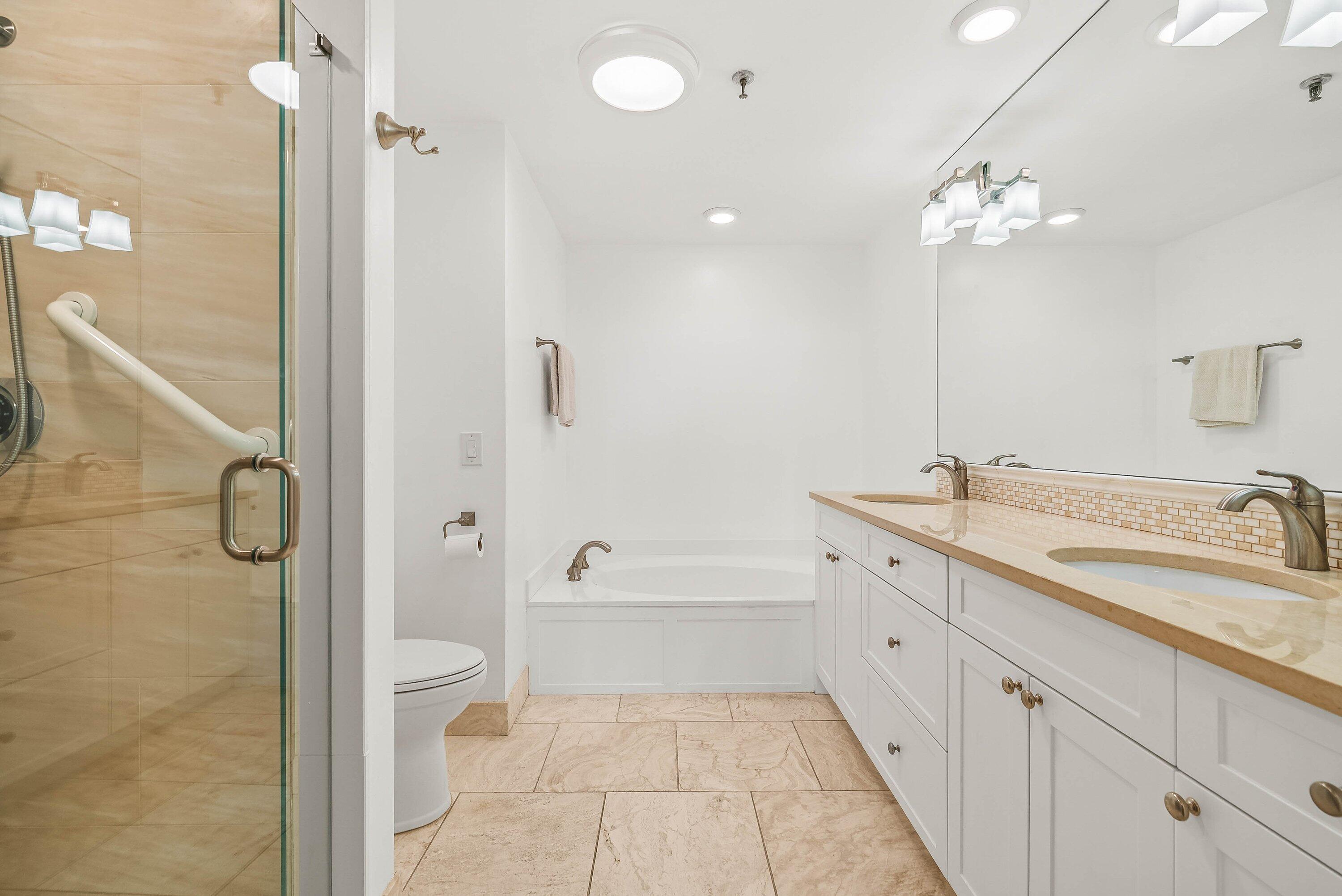 11370 Twelve Oaks Way 418 Property Photo 15