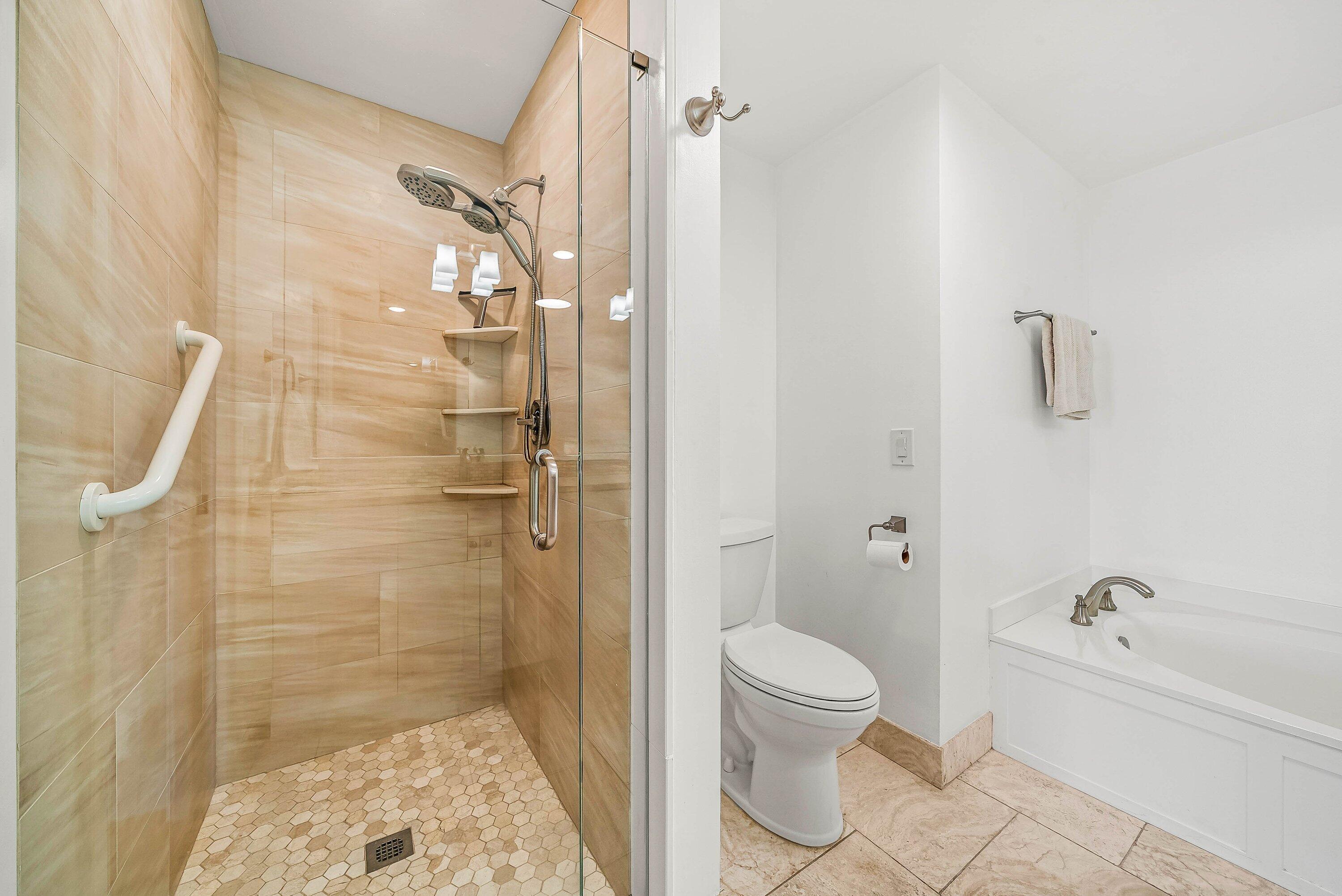 11370 Twelve Oaks Way 418 Property Photo 16