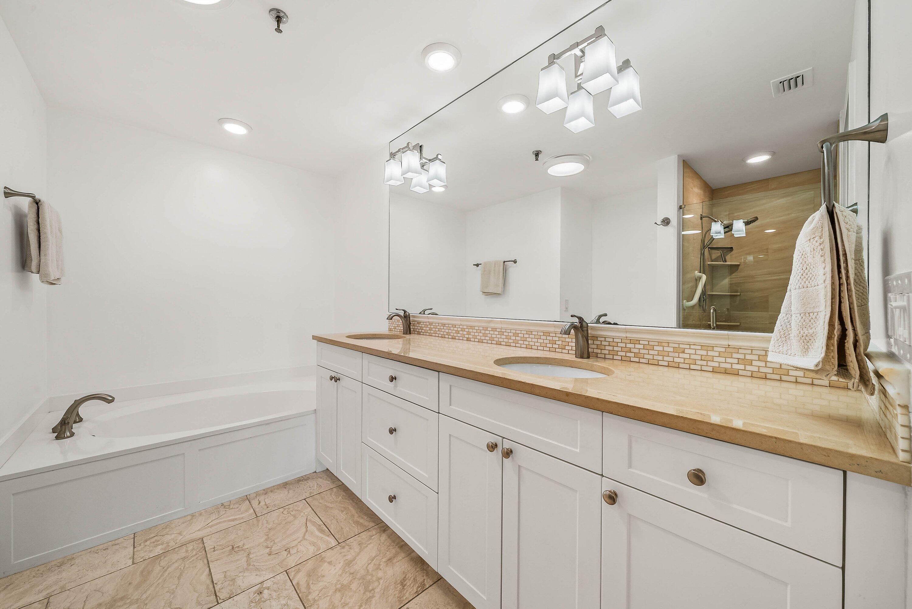 11370 Twelve Oaks Way 418 Property Photo 17