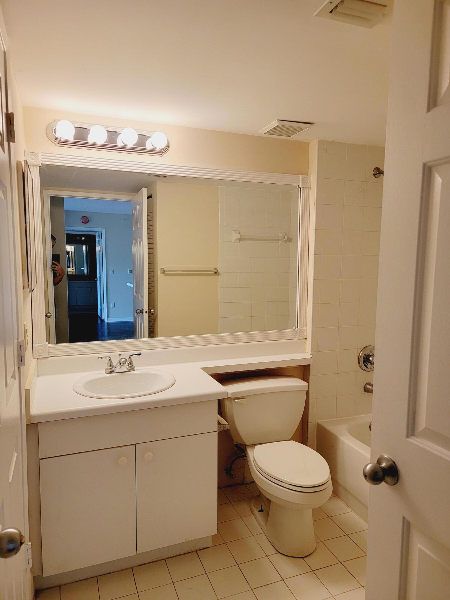 2640 S University Drive 222 Property Photo 11