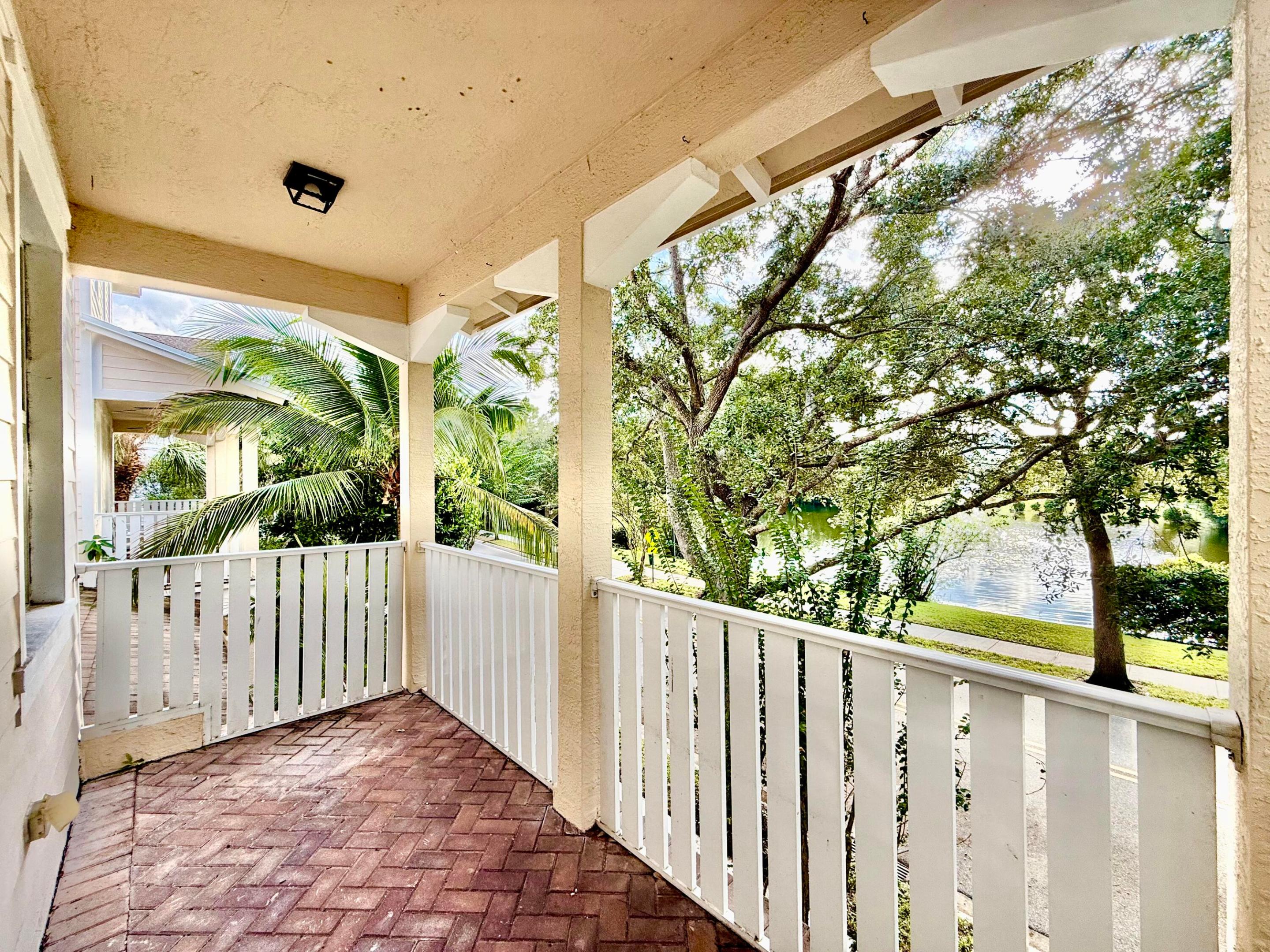 335 E Thatch Palm Circle 104 Property Photo 13