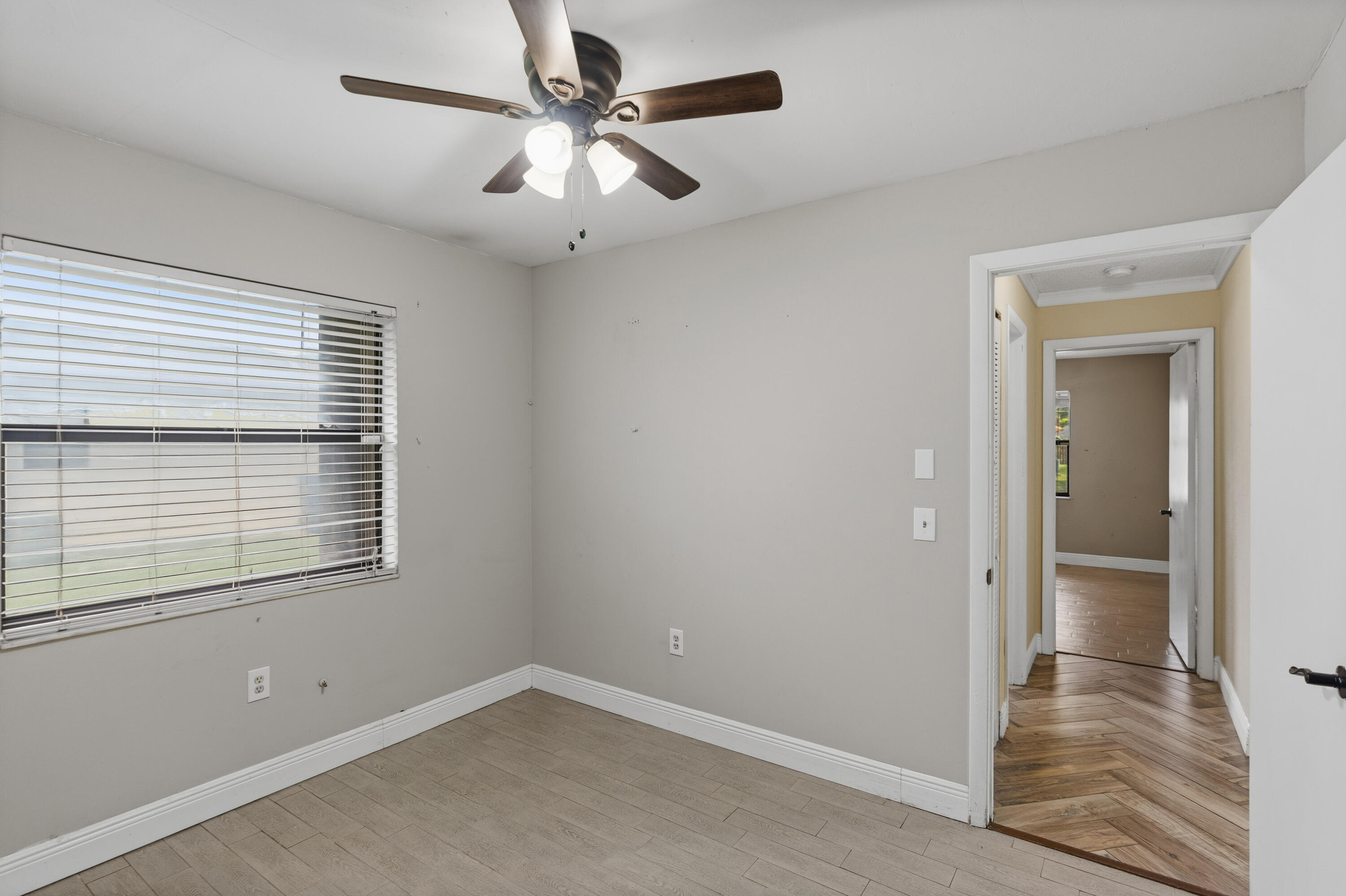 10927 Nw 29th Court Property Photo 18