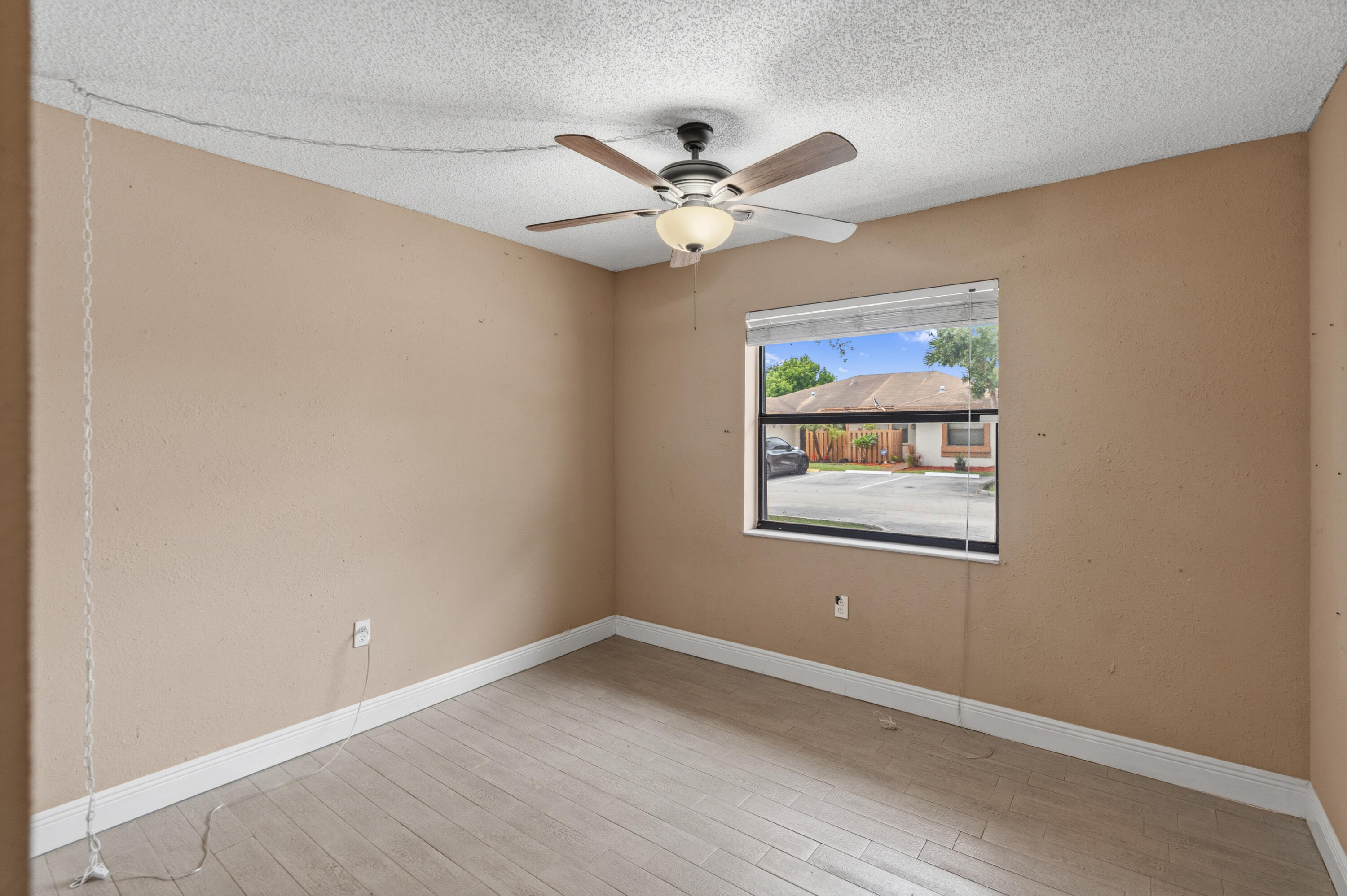 10927 Nw 29th Court Property Photo 21