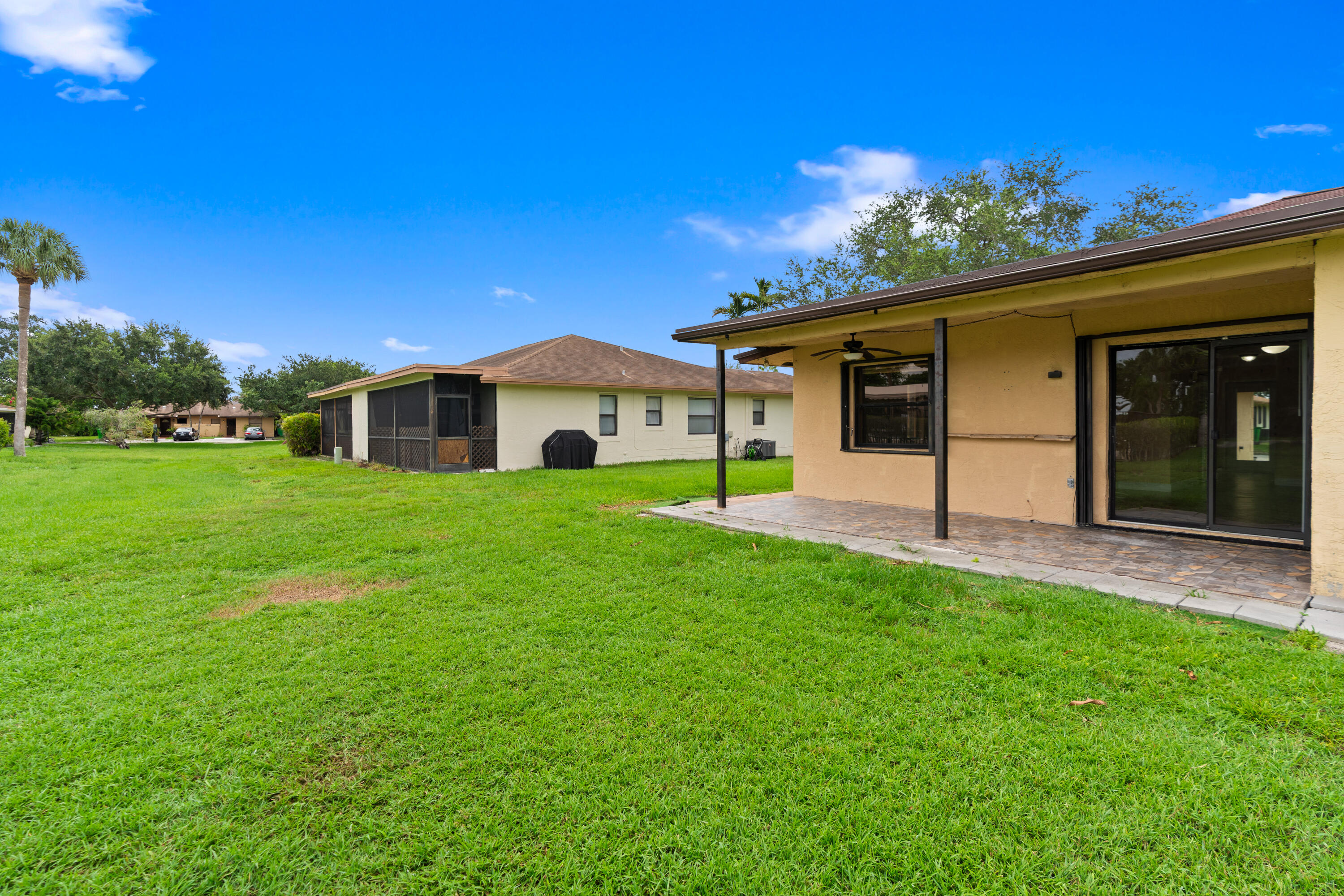 10927 Nw 29th Court Property Photo 24