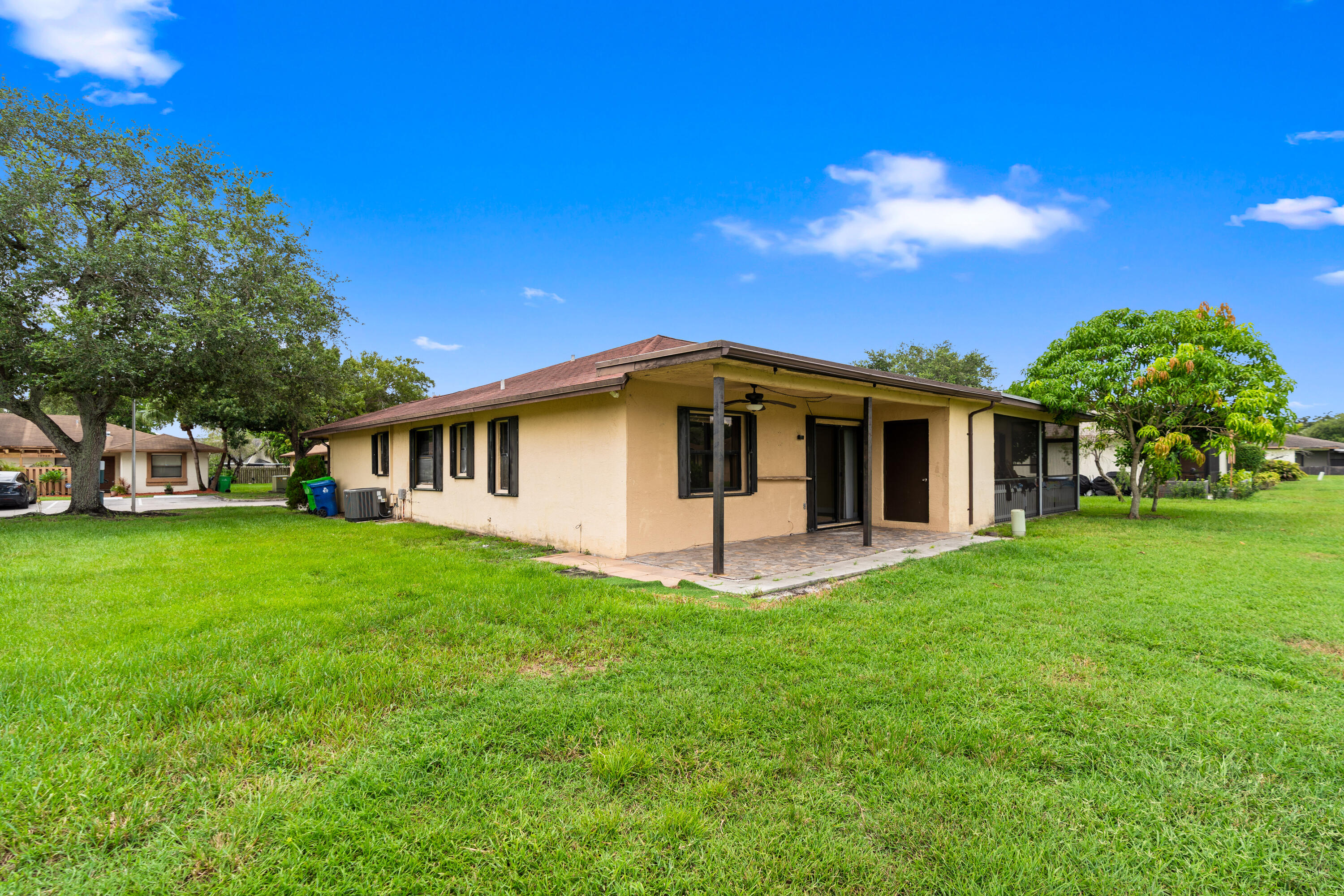 10927 Nw 29th Court Property Photo 26