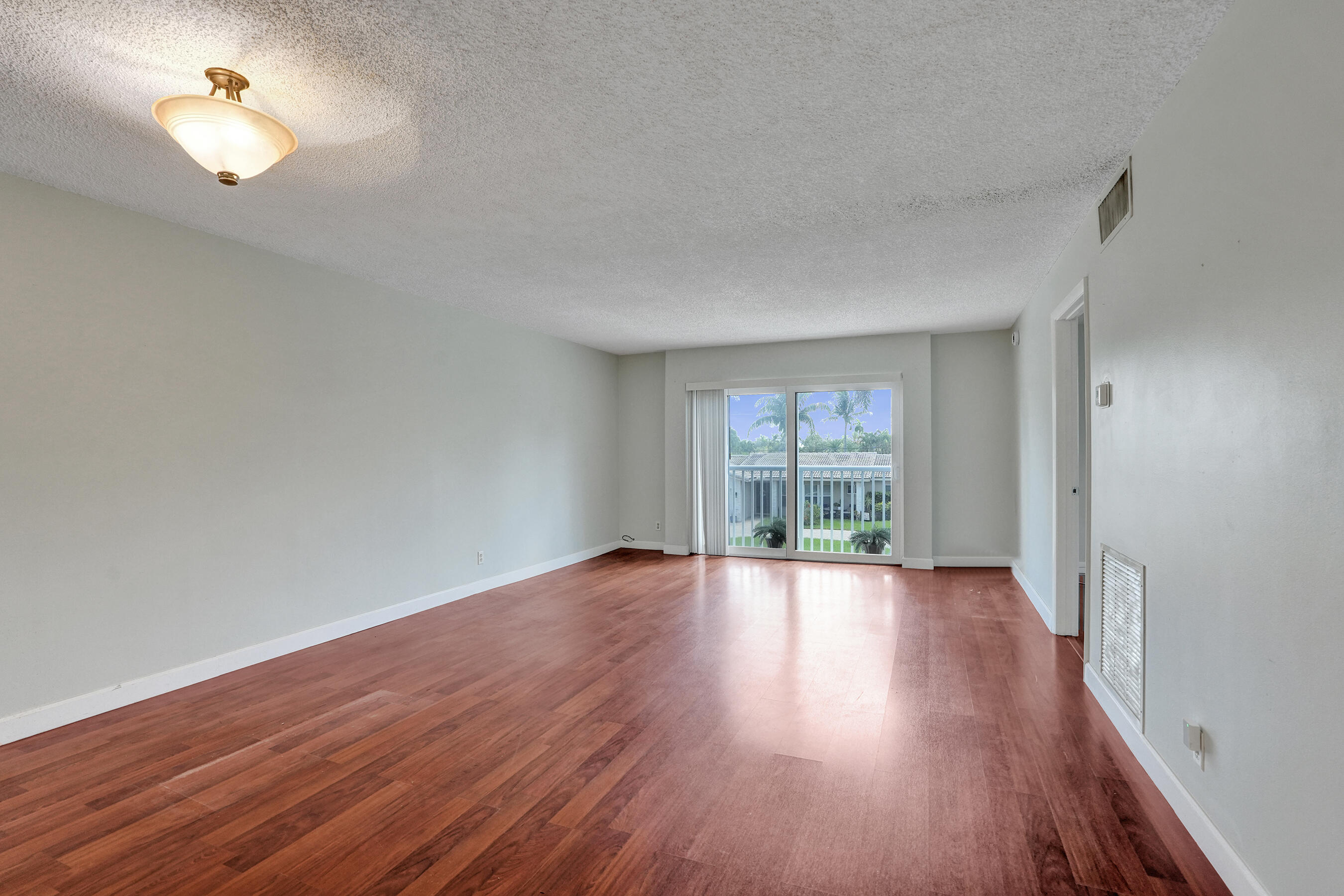 5911 Ne 14th Lane 201s Property Photo 10