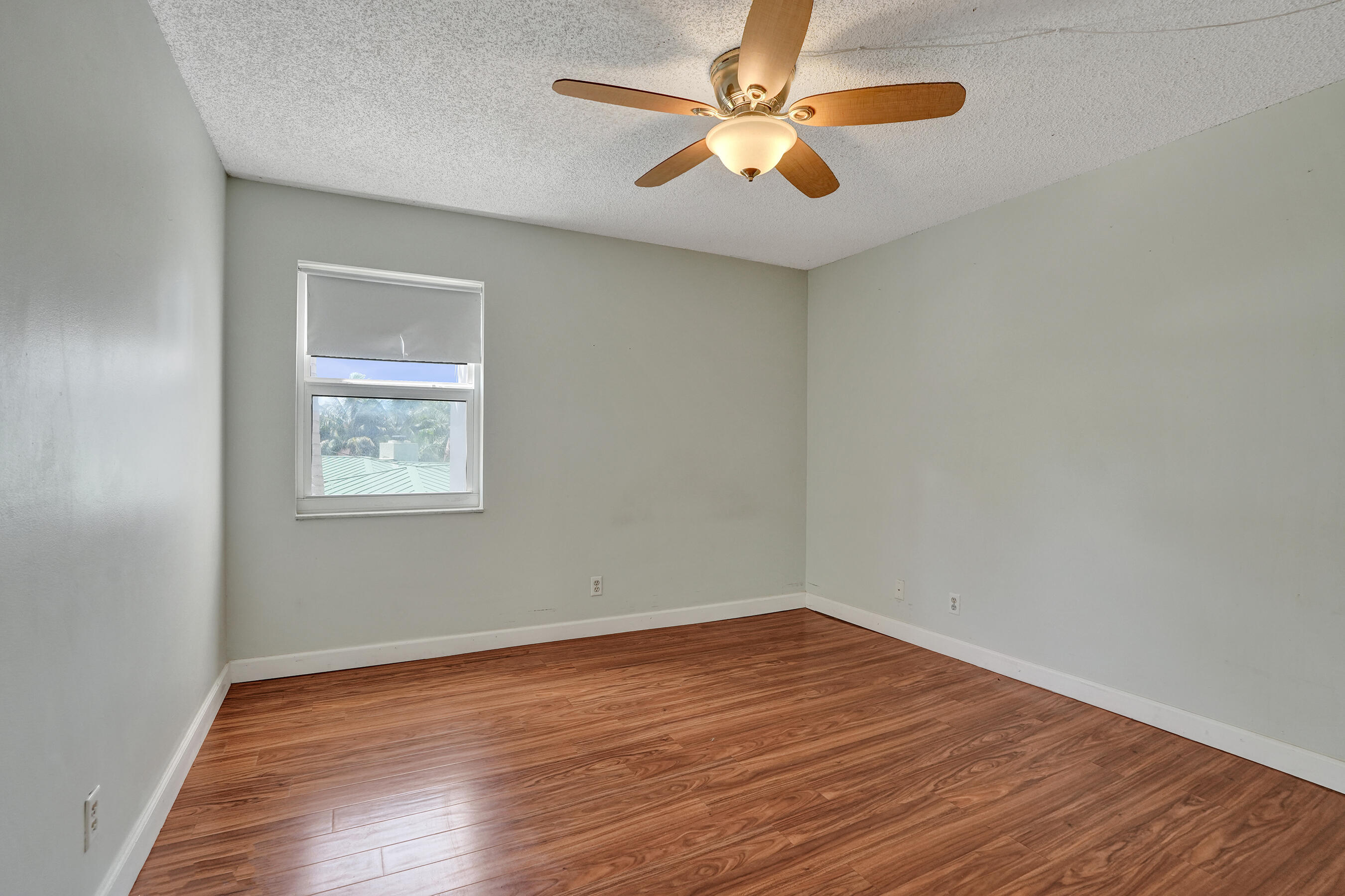 5911 Ne 14th Lane 201s Property Photo 23