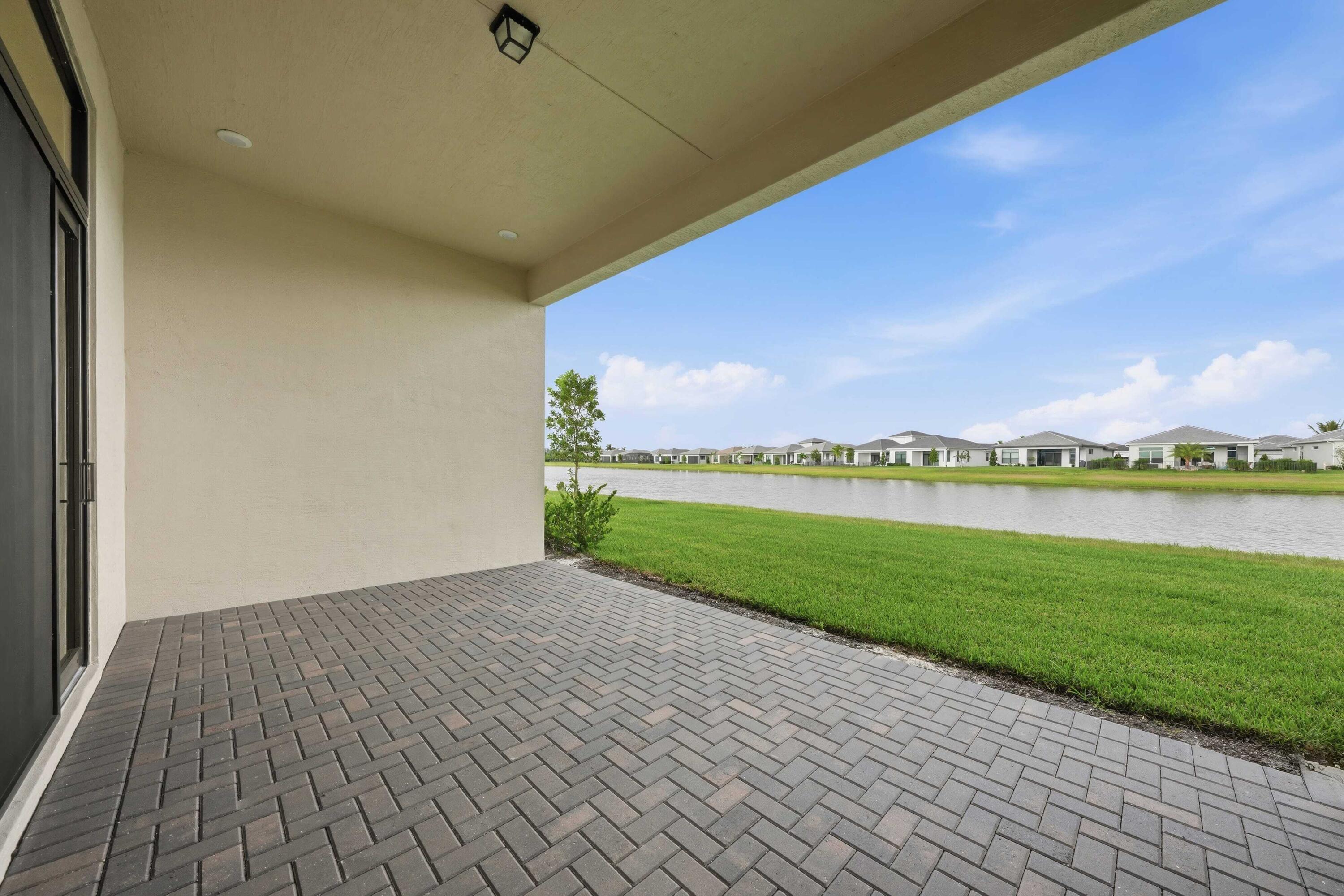 5374 Saint Armands Way Property Photo 28