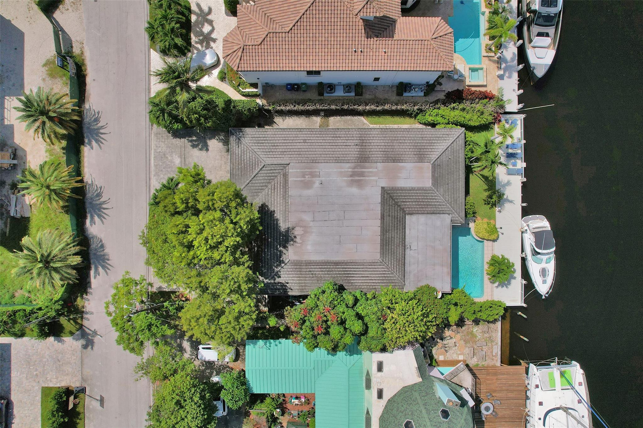 2427 Sea Island Drive Property Photo 9