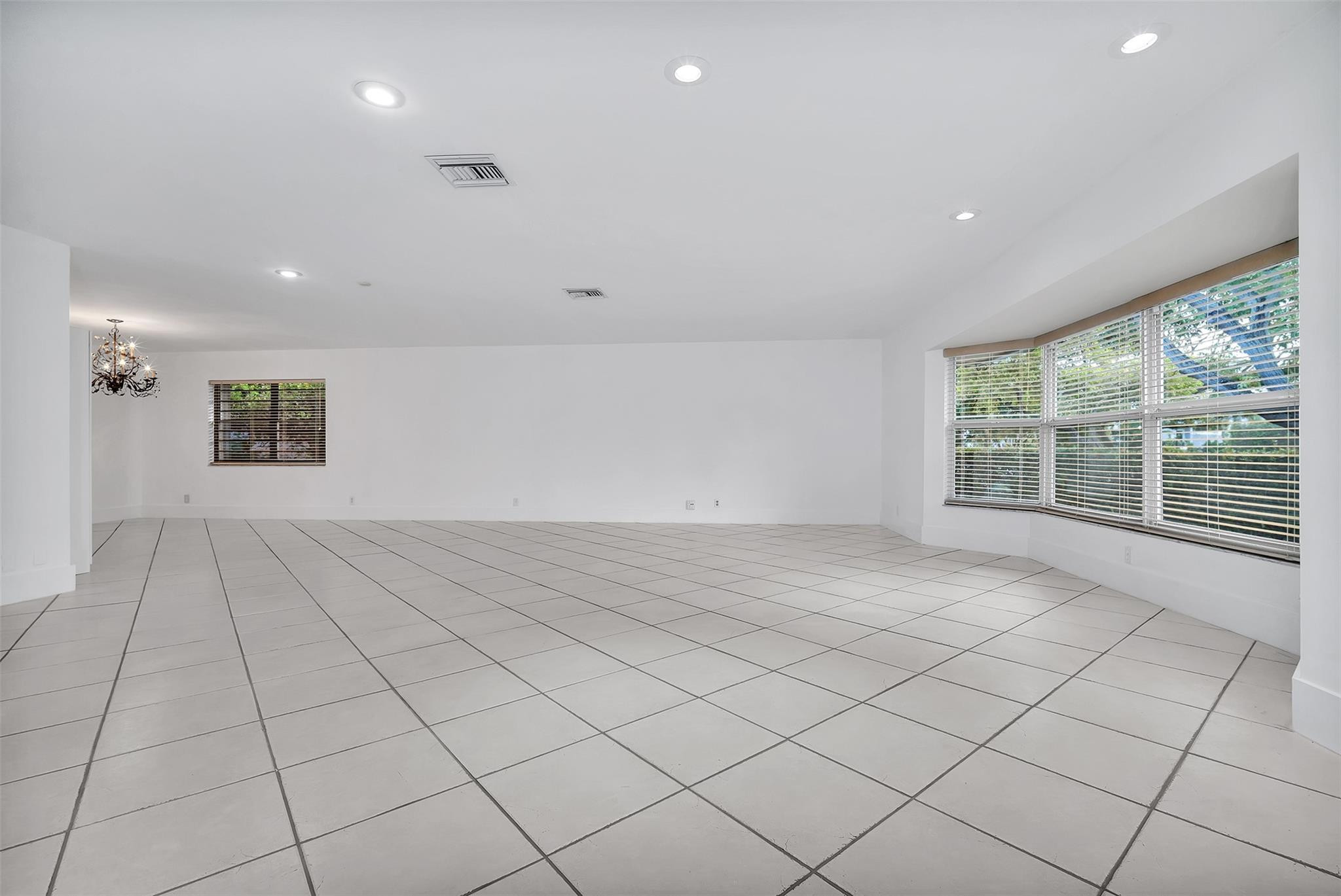 2427 Sea Island Drive Property Photo 11