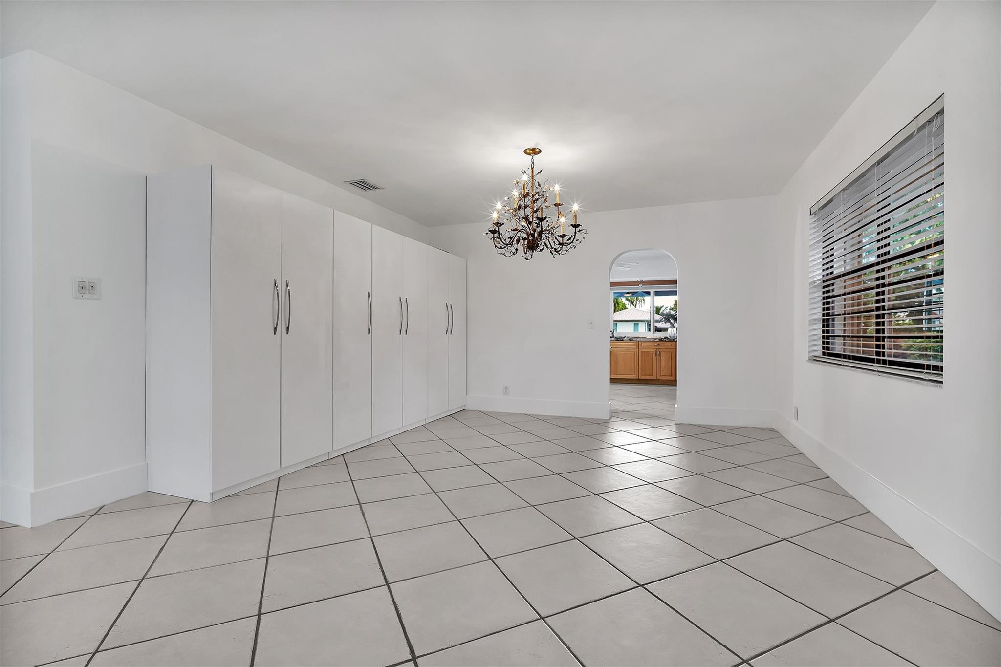 2427 Sea Island Drive Property Photo 15
