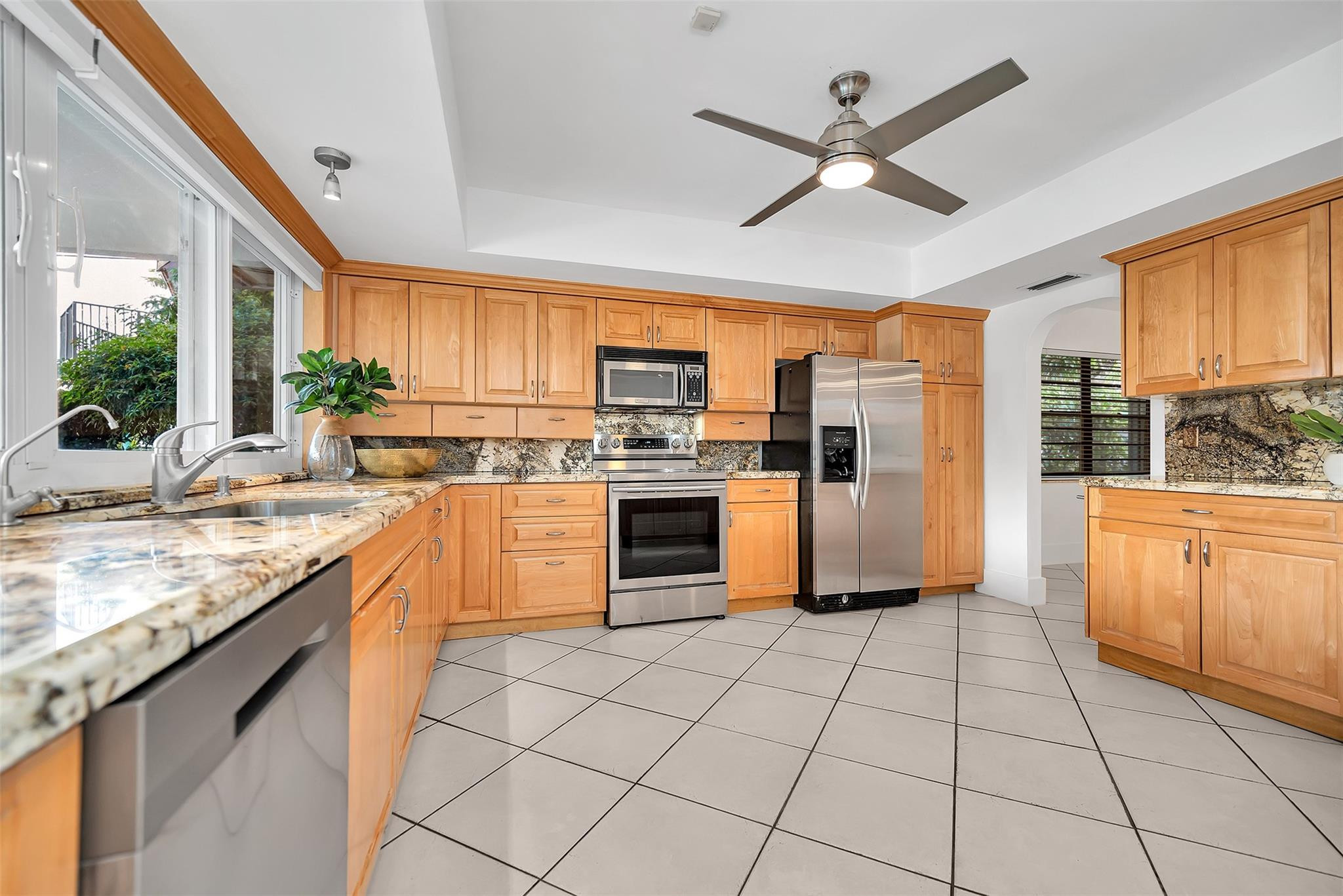 2427 Sea Island Drive Property Photo 18