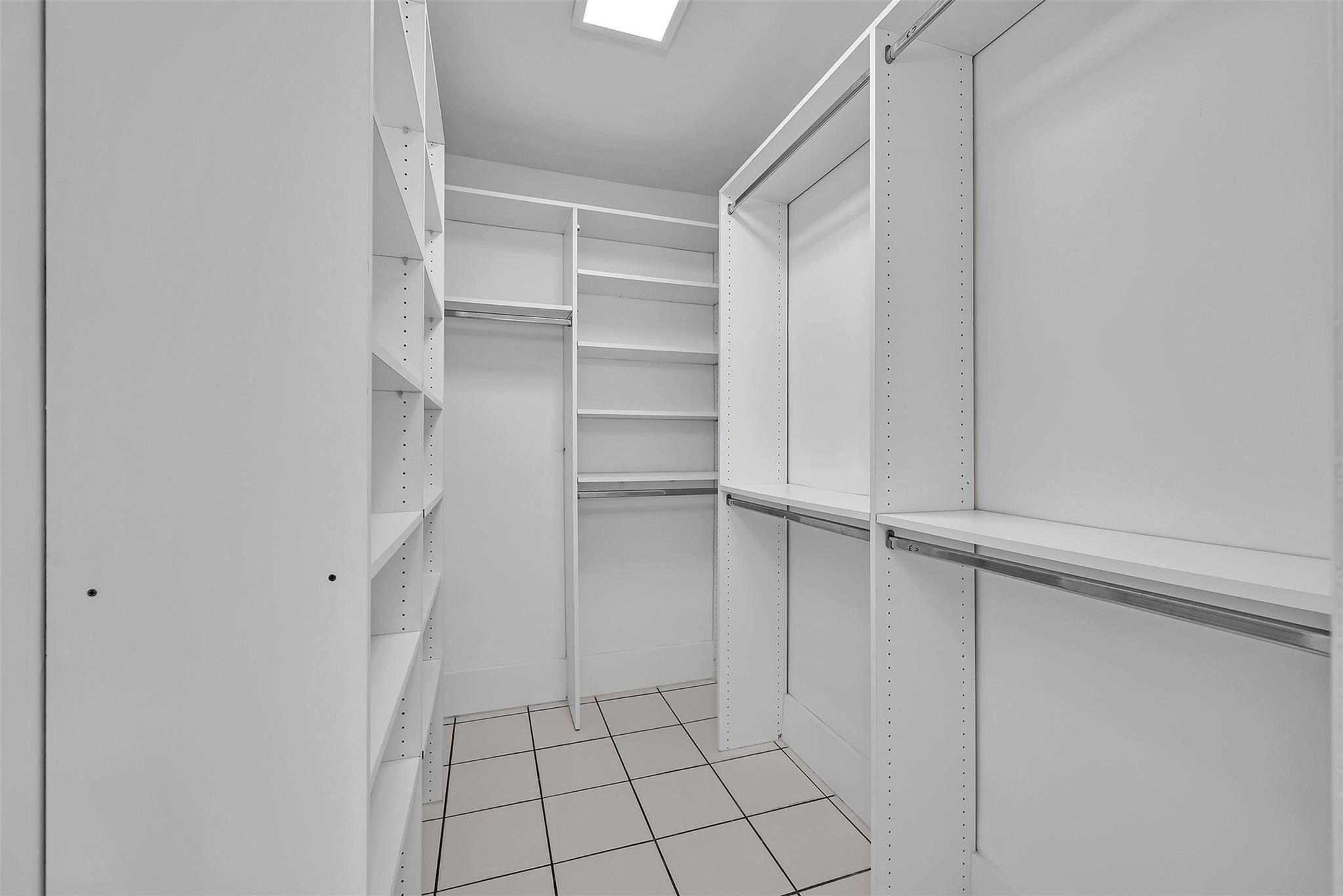 2427 Sea Island Drive Property Photo 27