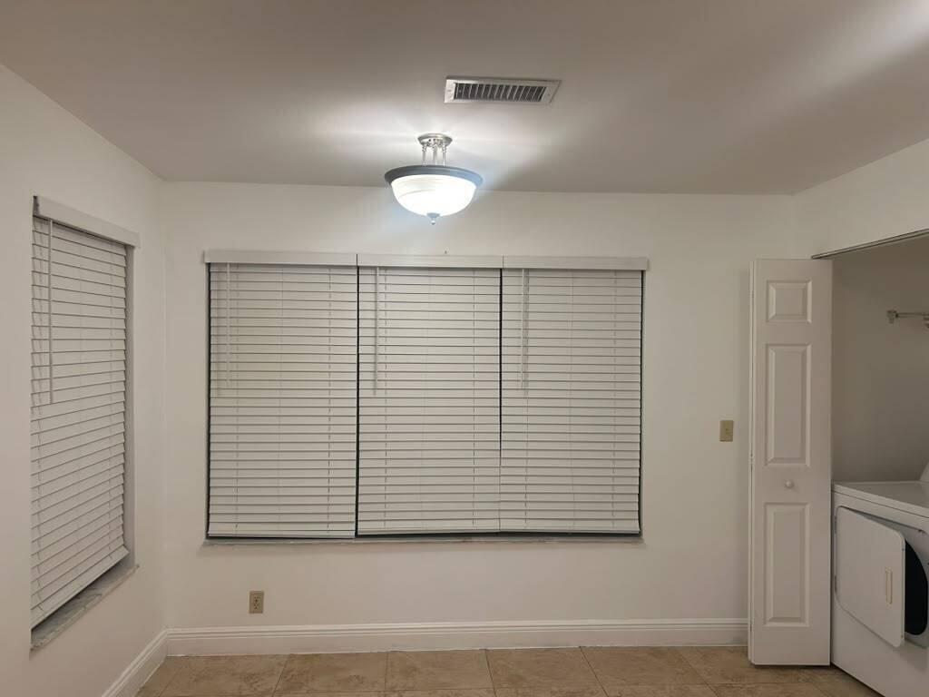 3370 N Pinewalk Drive N 1217 Property Photo 15