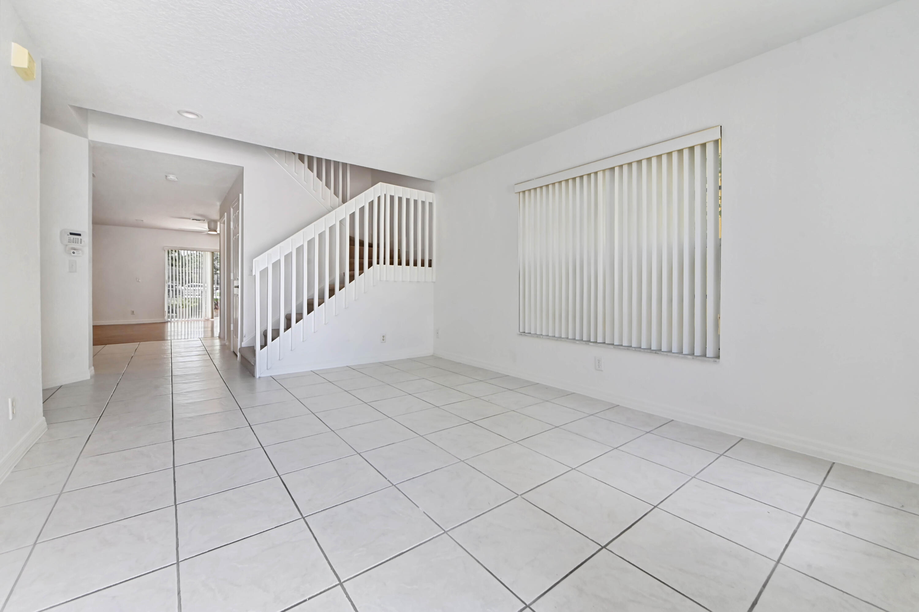 4268 Pine Hollow Circle Property Photo 4