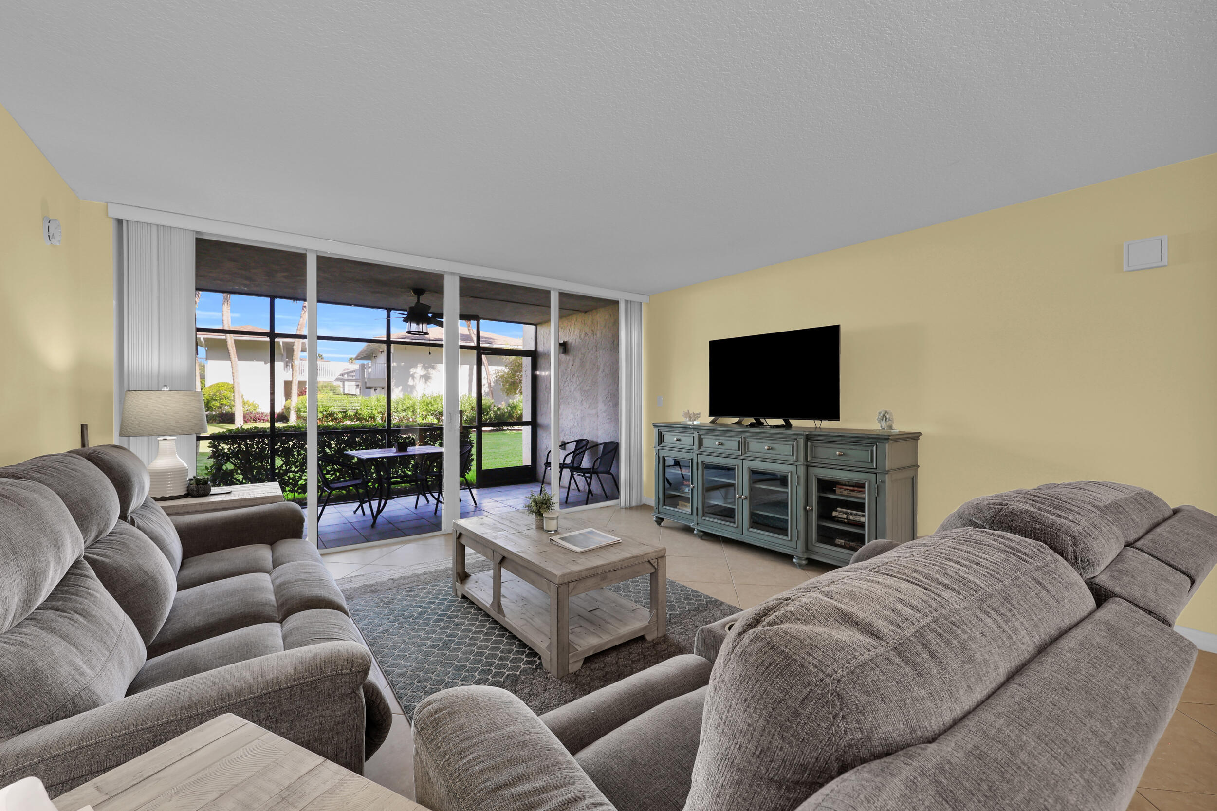 2400 S Ocean Drive 2215 Property Photo 5