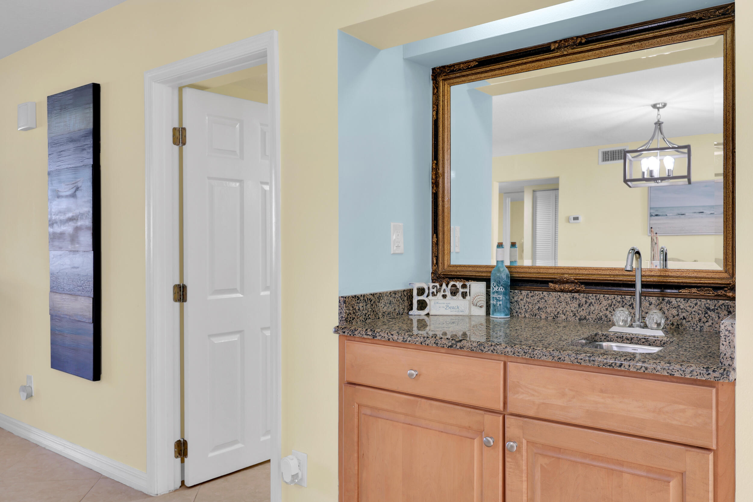 2400 S Ocean Drive 2215 Property Photo 14