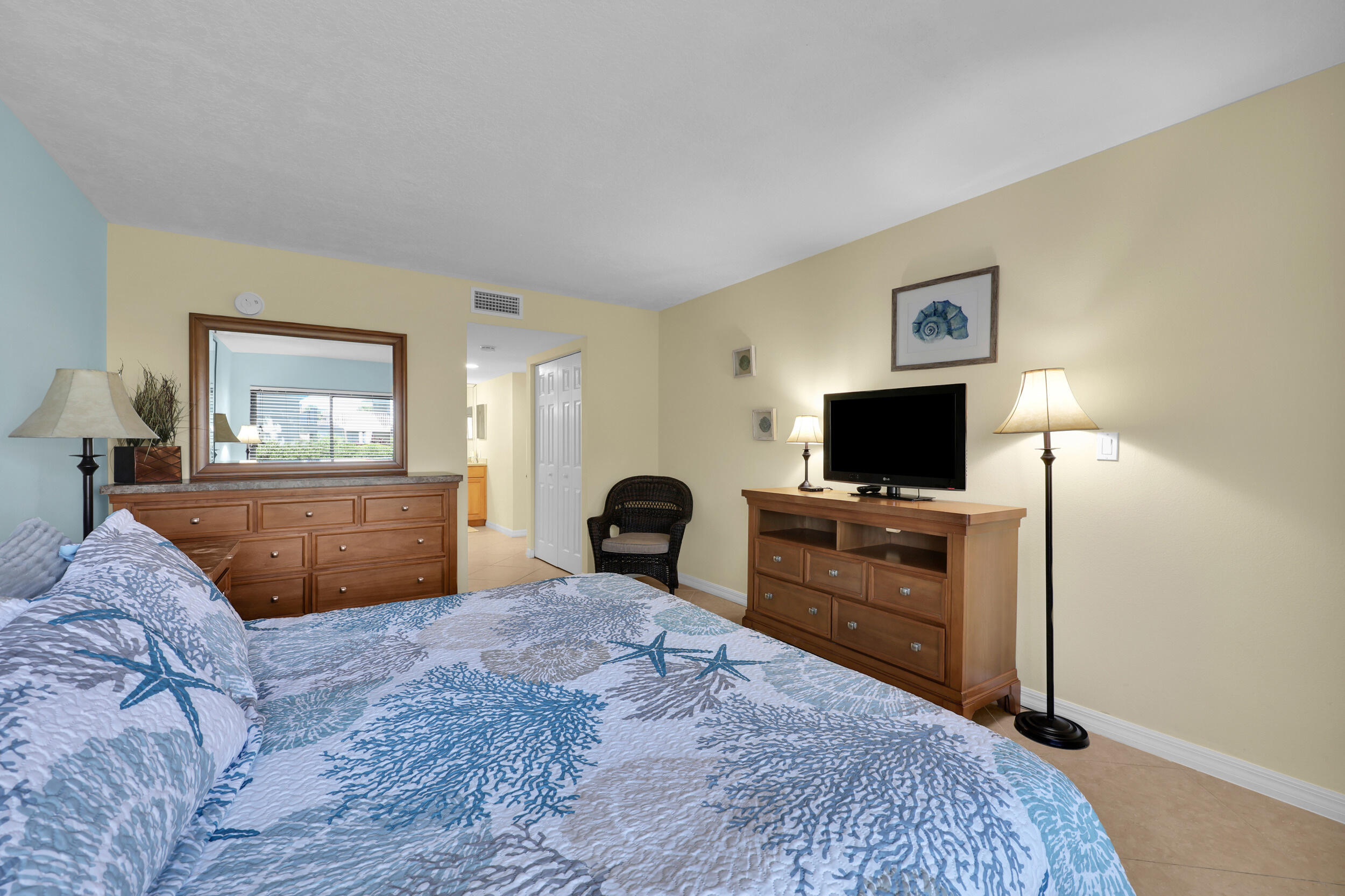 2400 S Ocean Drive 2215 Property Photo 17