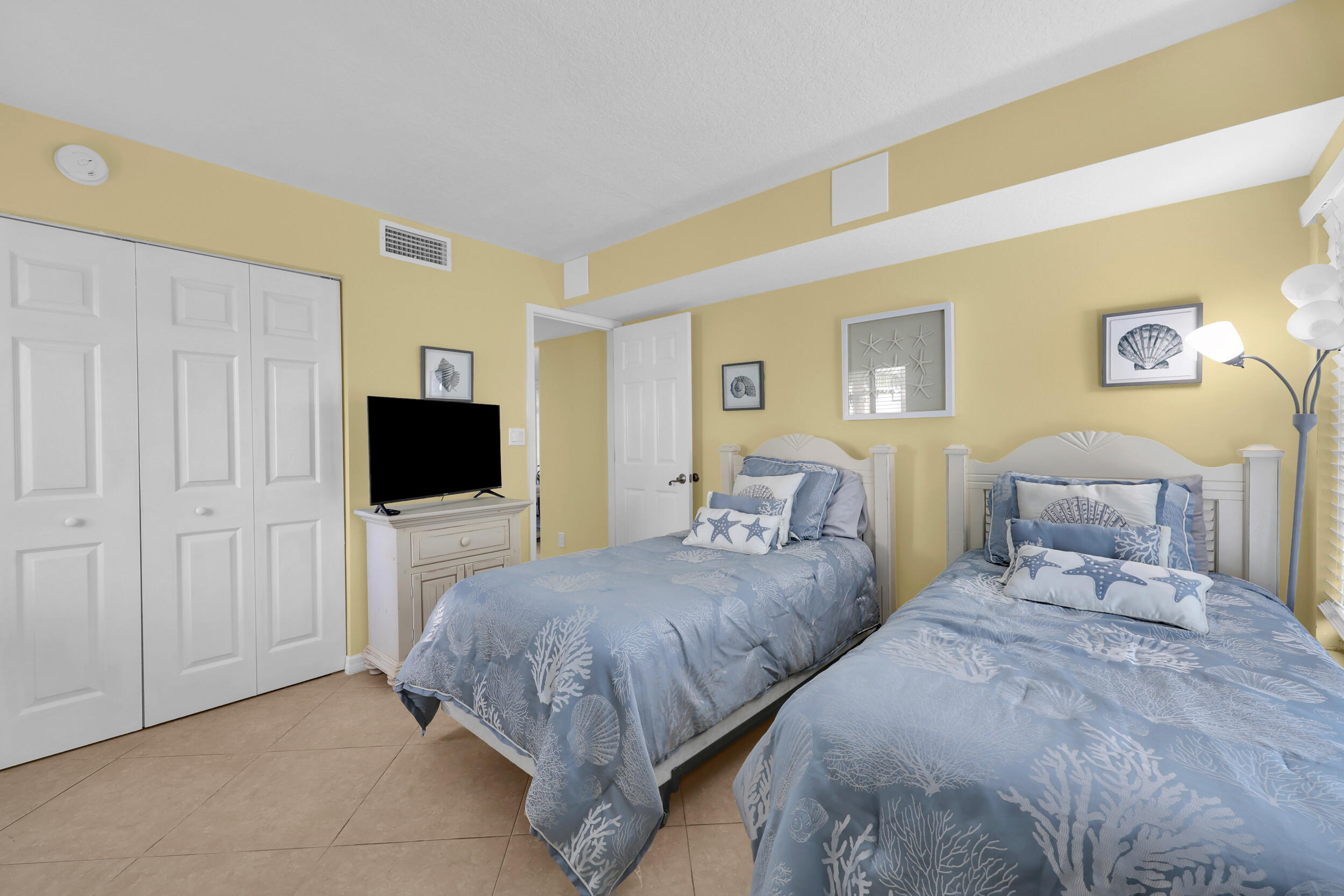 2400 S Ocean Drive 2215 Property Photo 23