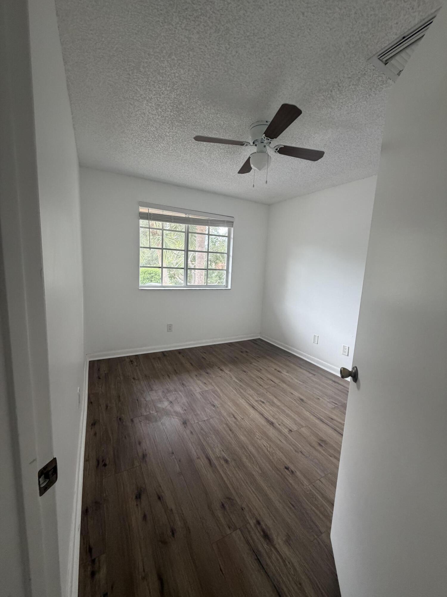 8985 Nw 38th Drive Property Photo 5