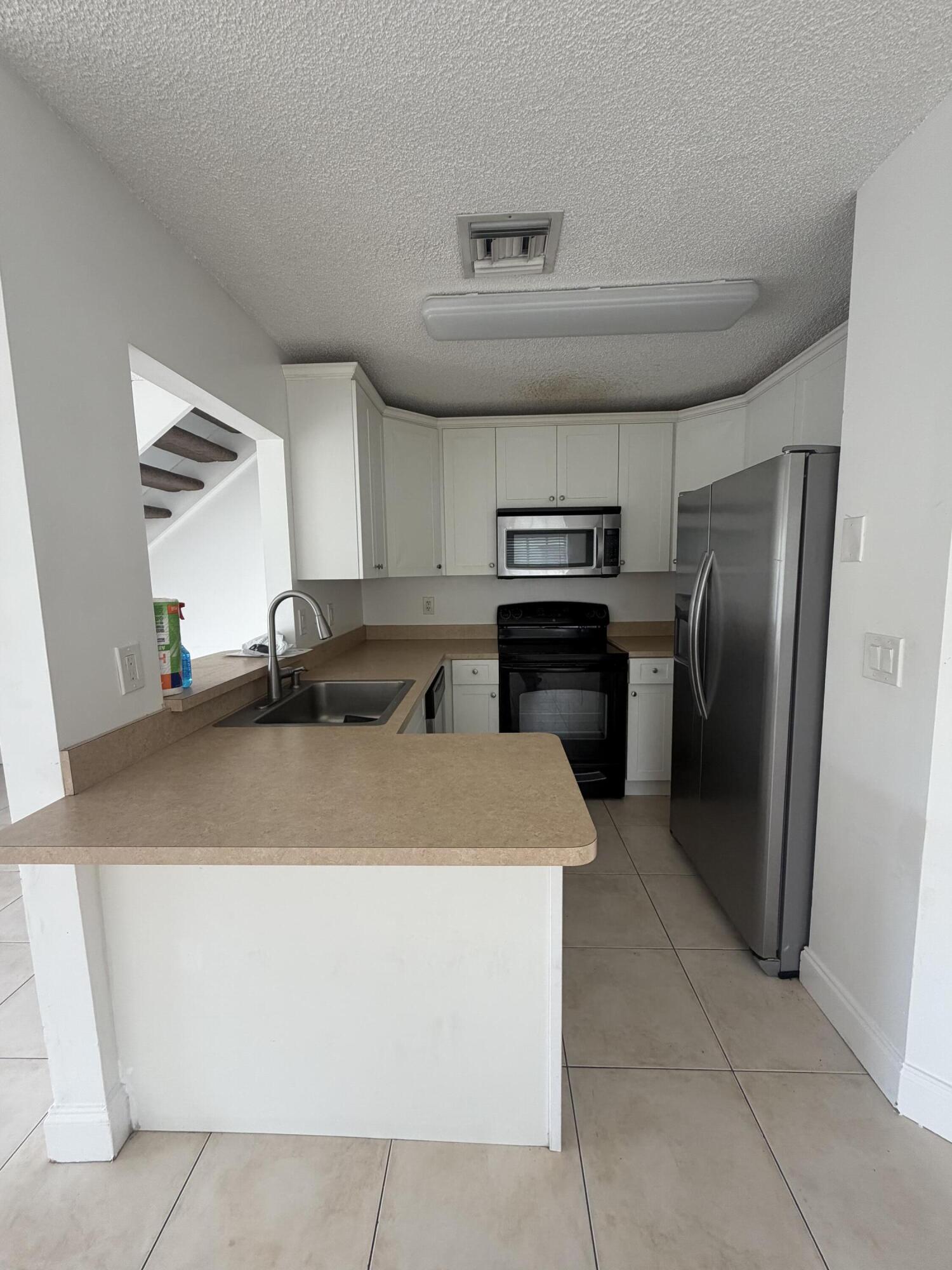 8985 Nw 38th Drive Property Photo 12