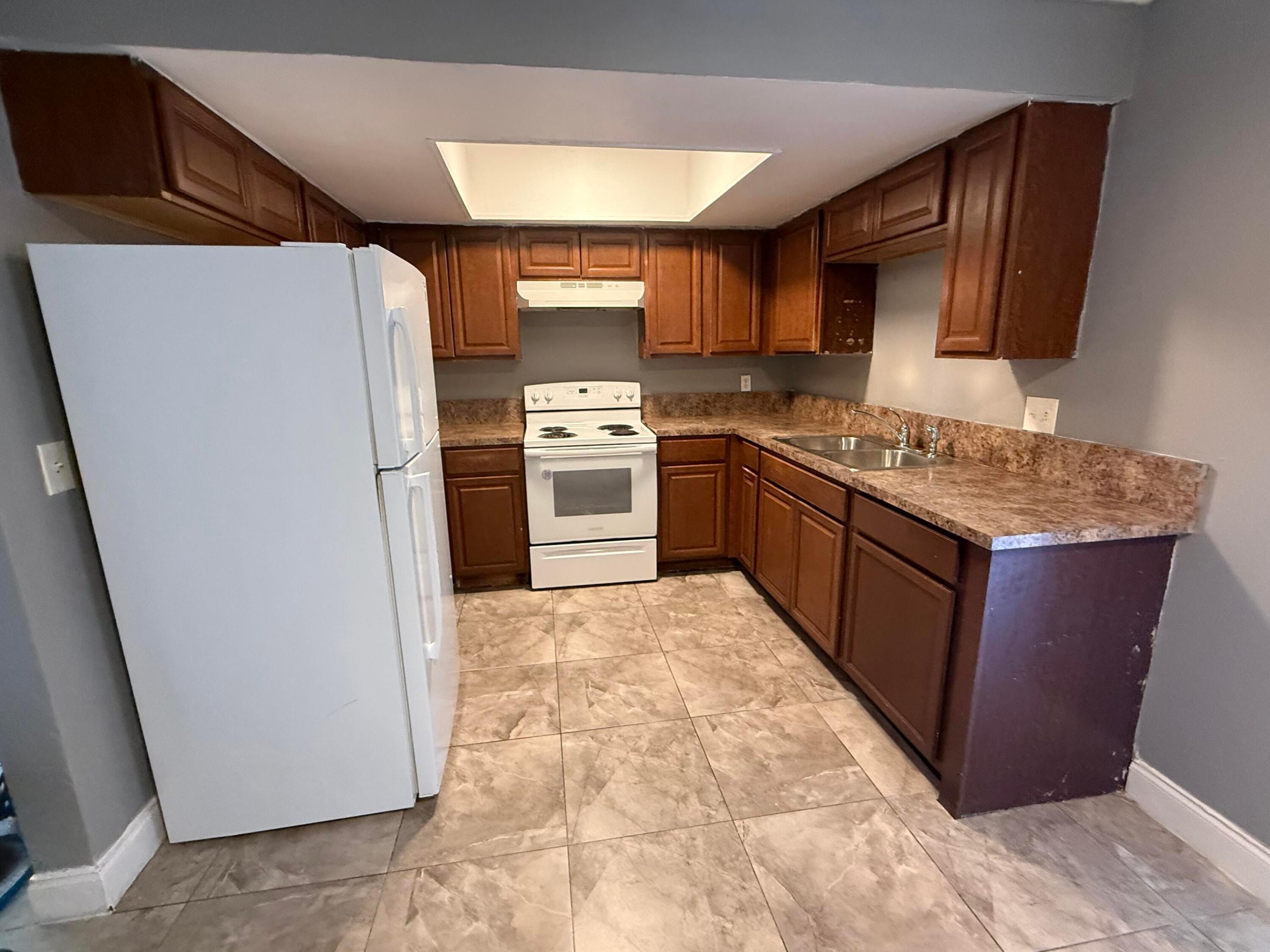 B26063458 Property Photo 2