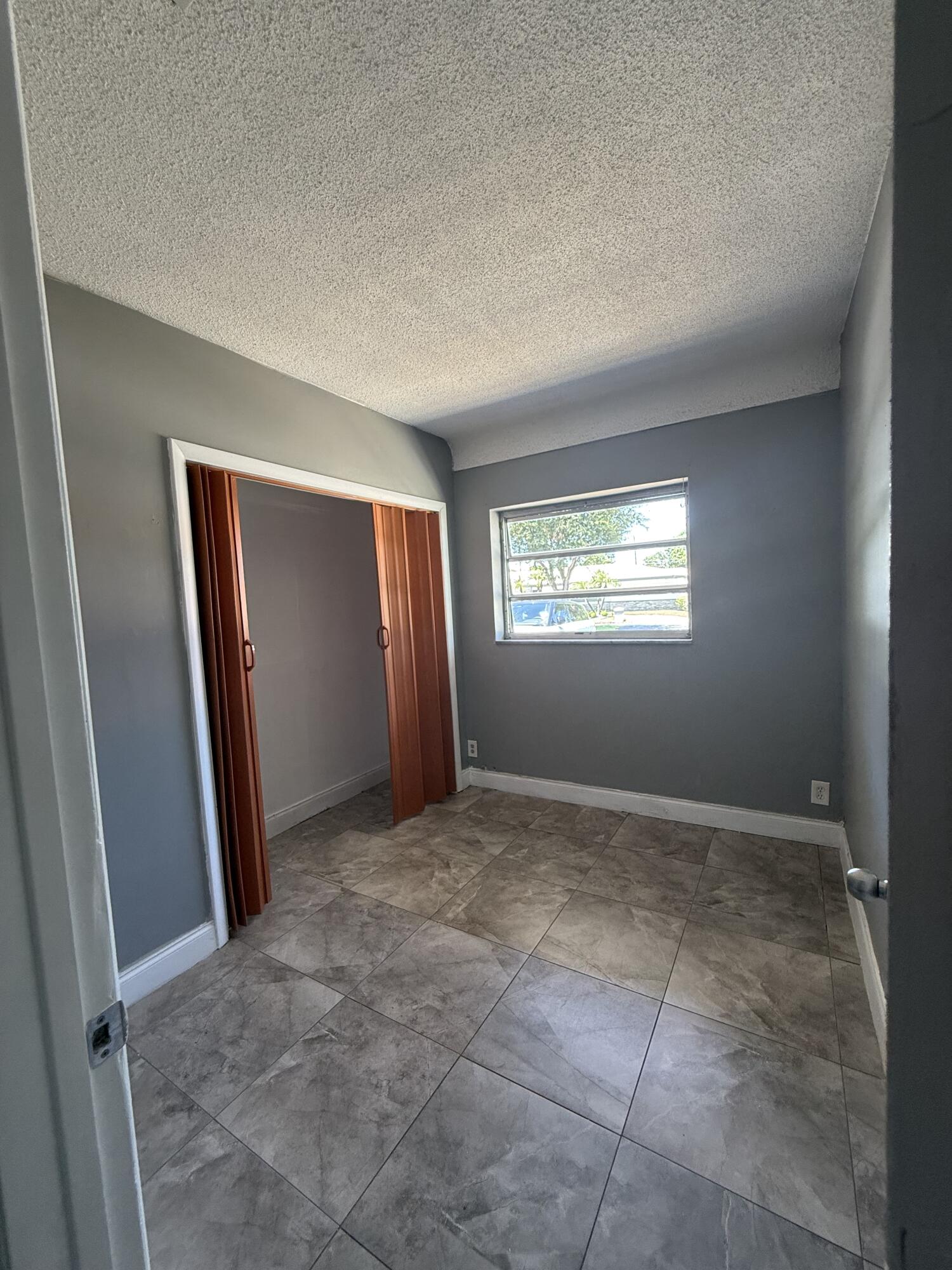 B26063458 Property Photo 5