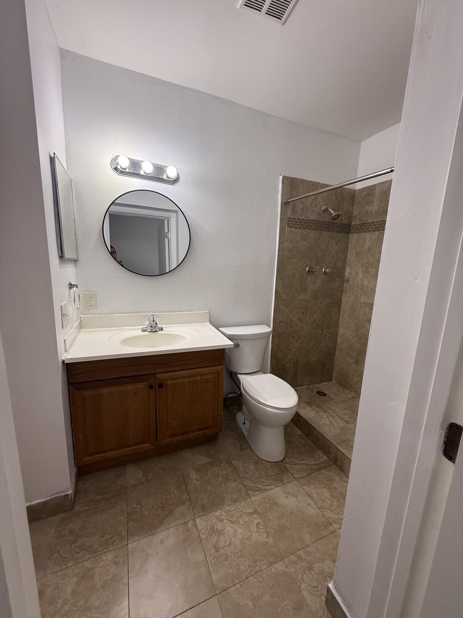 B26063458 Property Photo 7