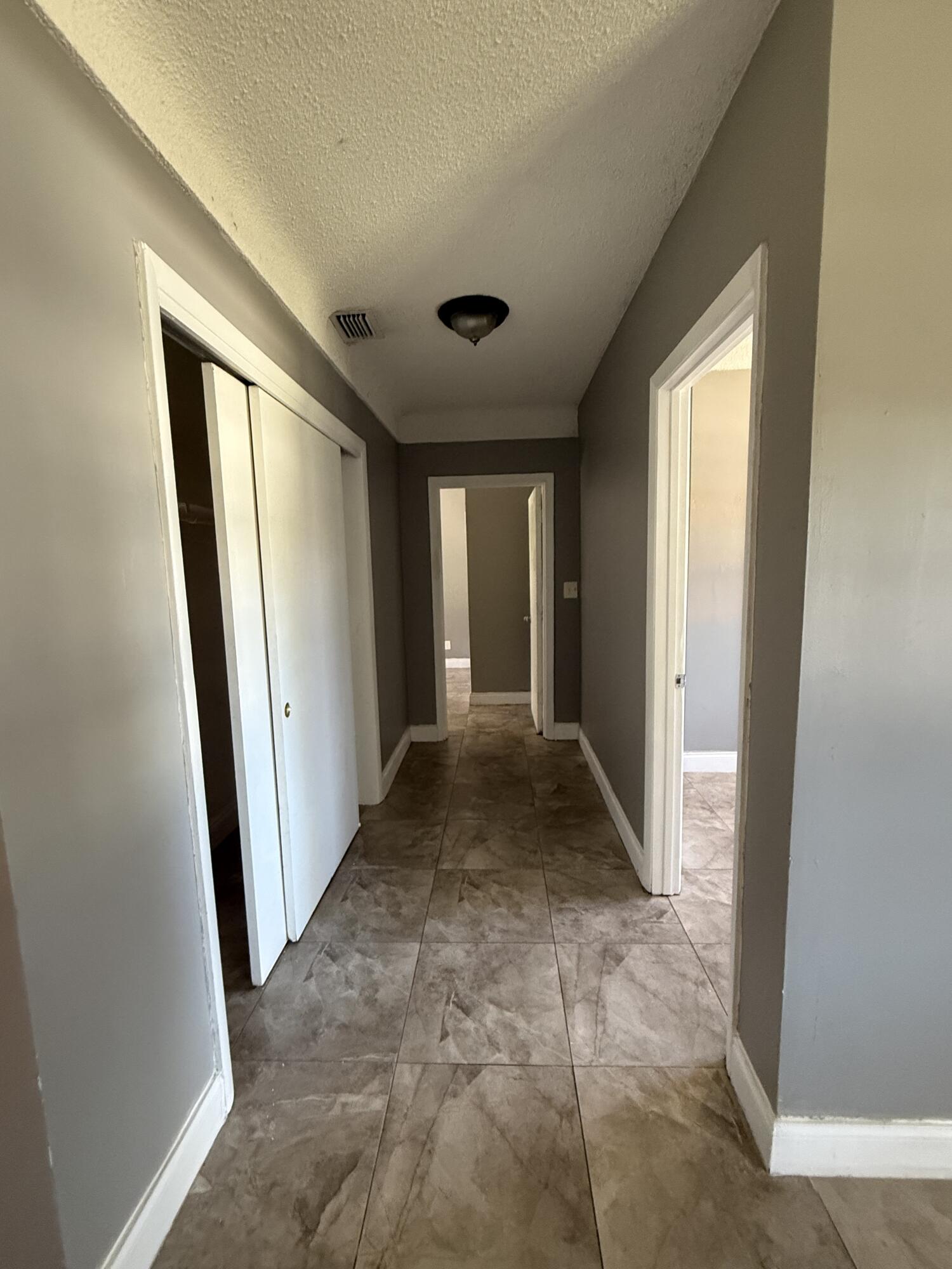 B26063458 Property Photo 11
