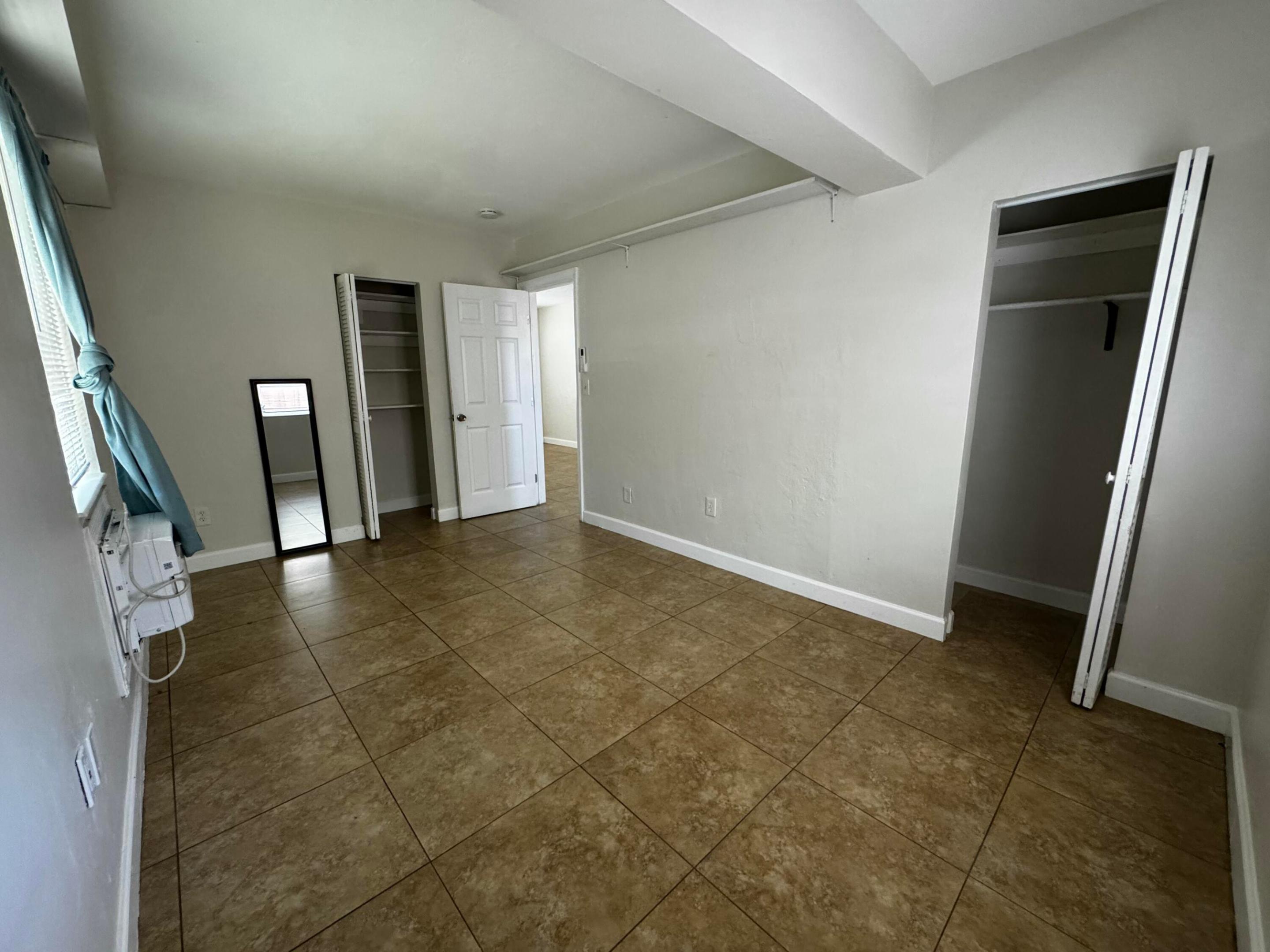 1681 Ne 51st Court Property Photo 7