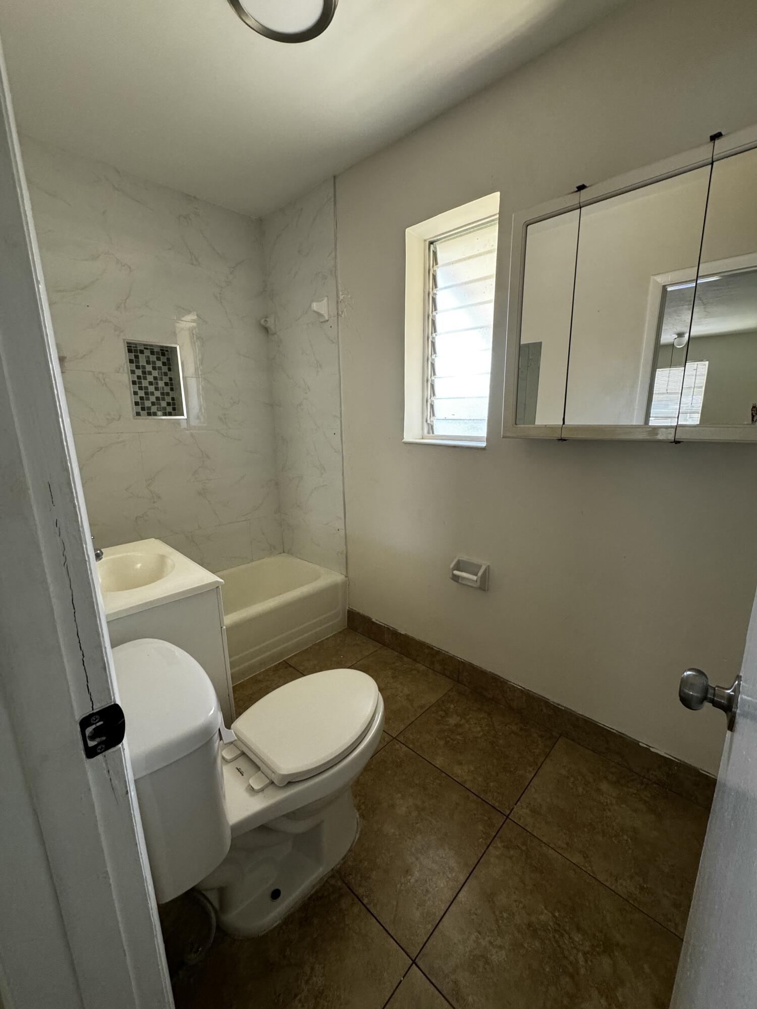 1681 Ne 51st Court Property Photo 8