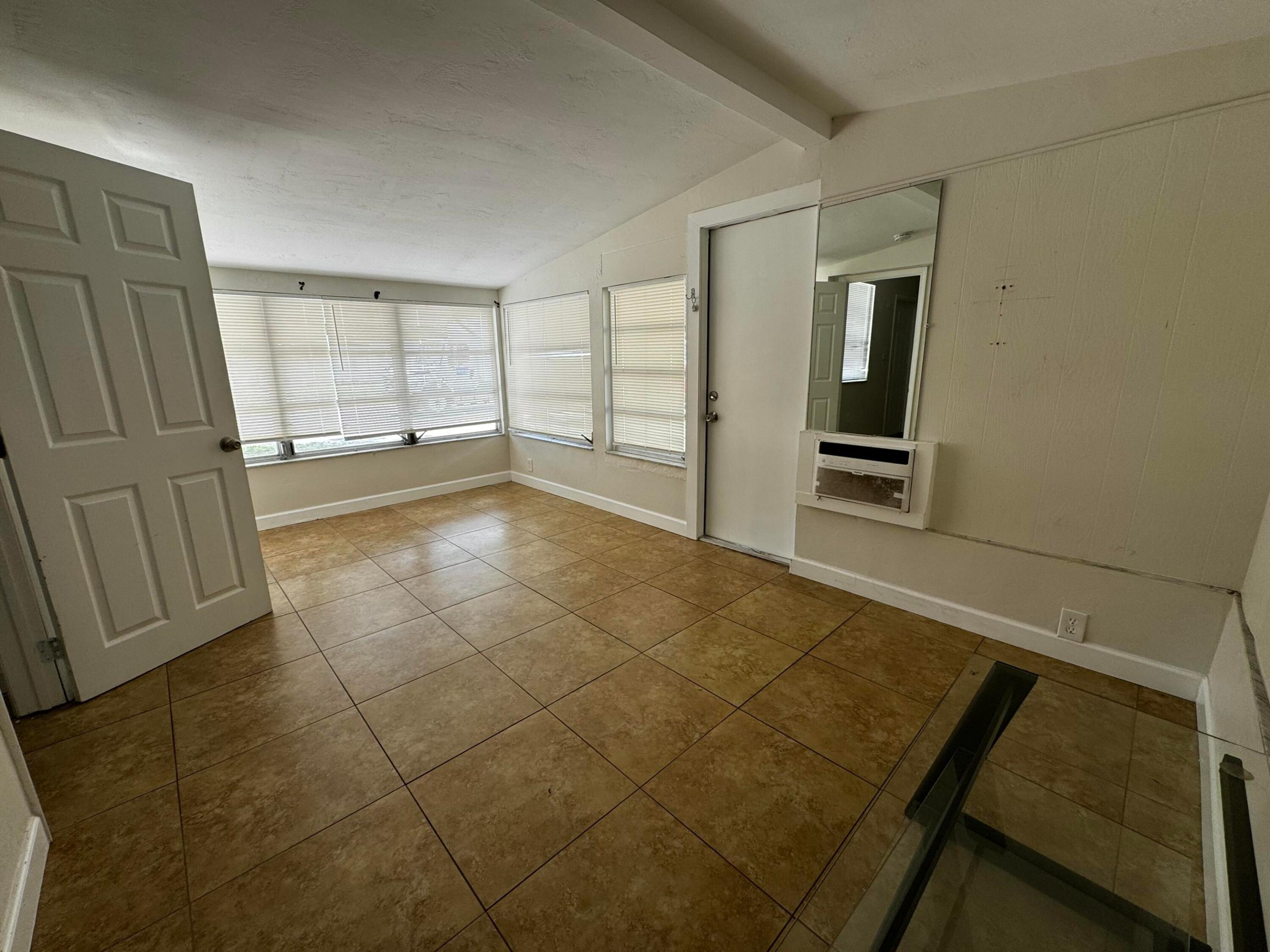1681 Ne 51st Court Property Photo 9