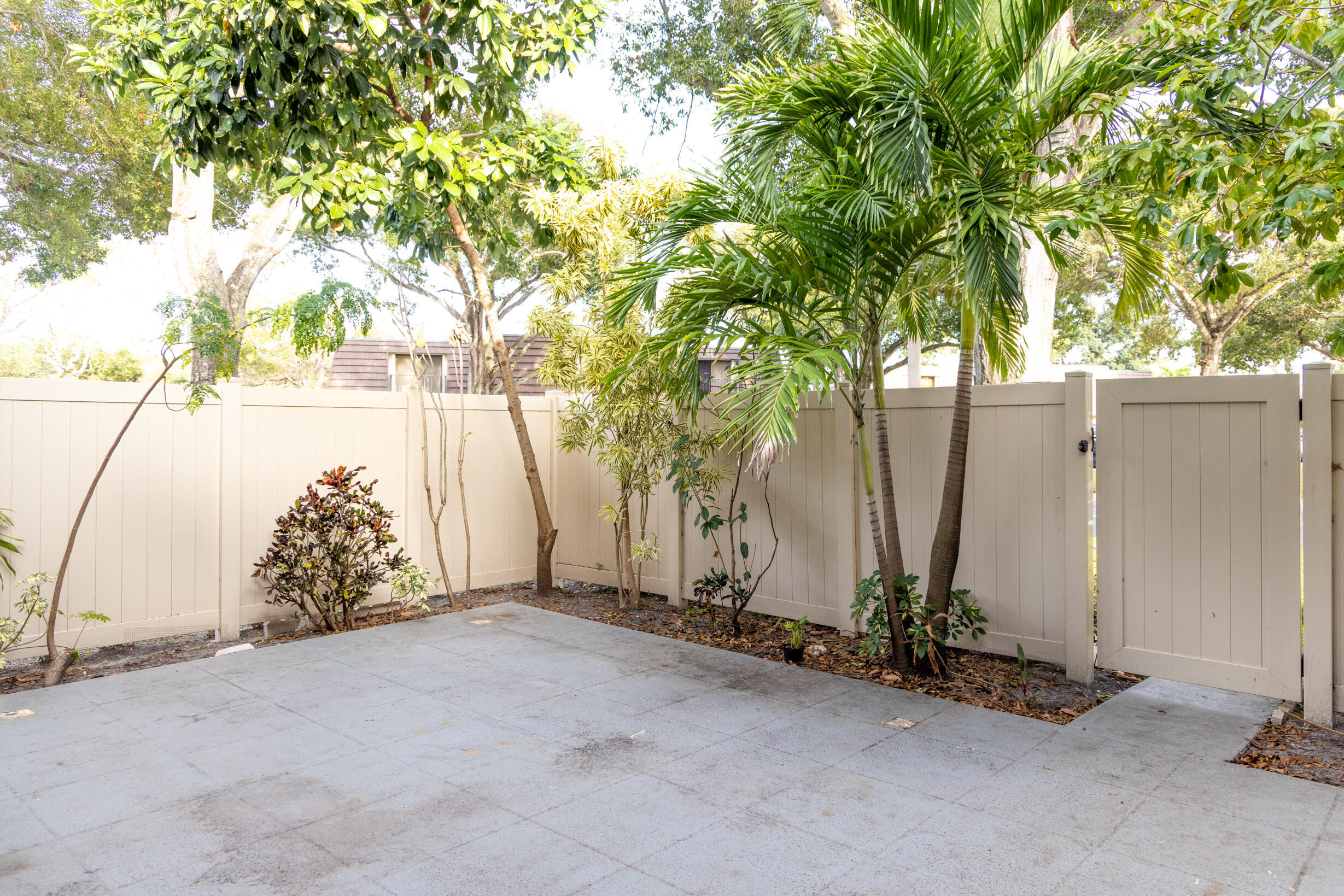 7406 74th Way Property Photo 7