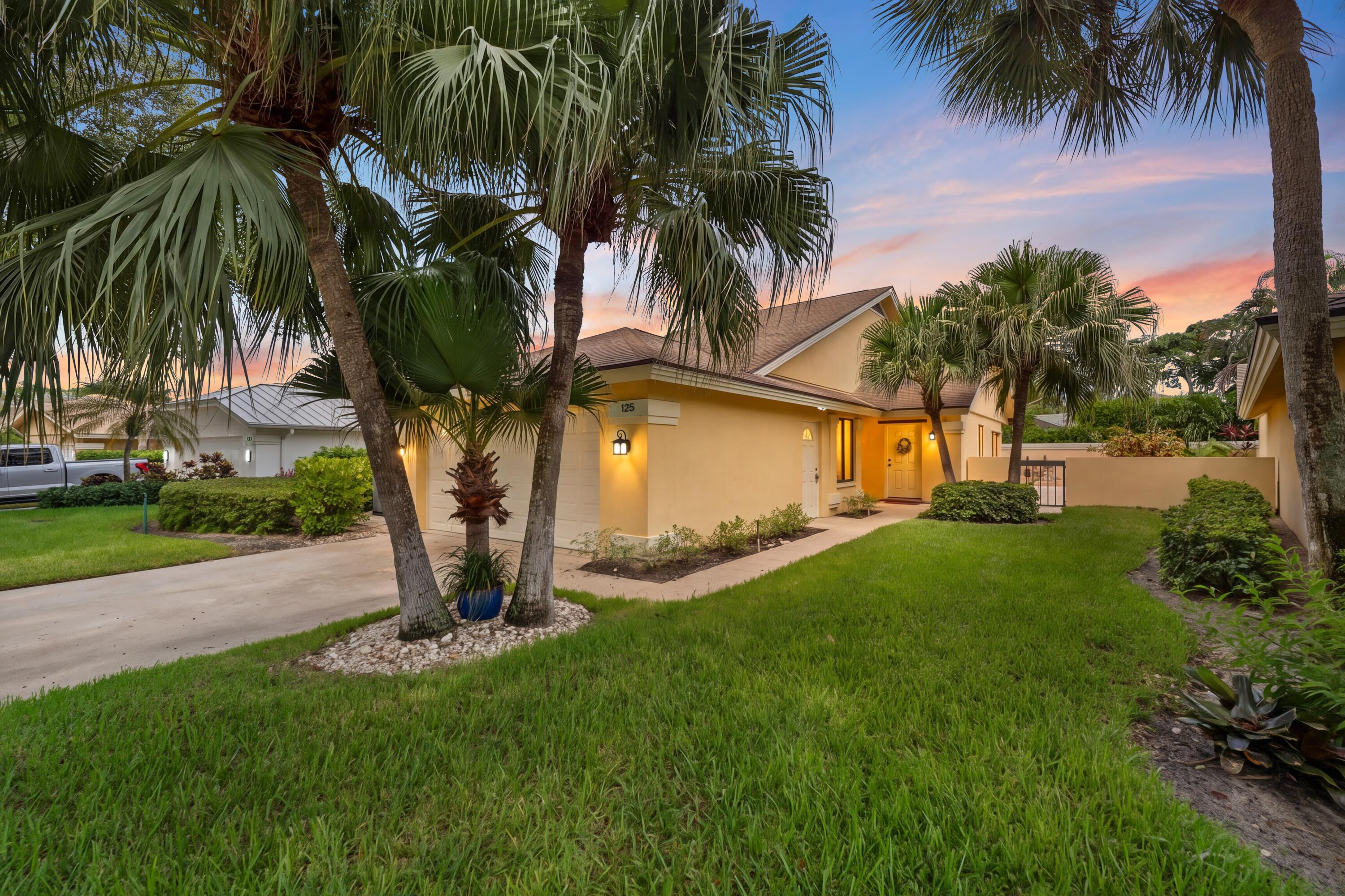 125 Beach Summit Court Property Photo 1