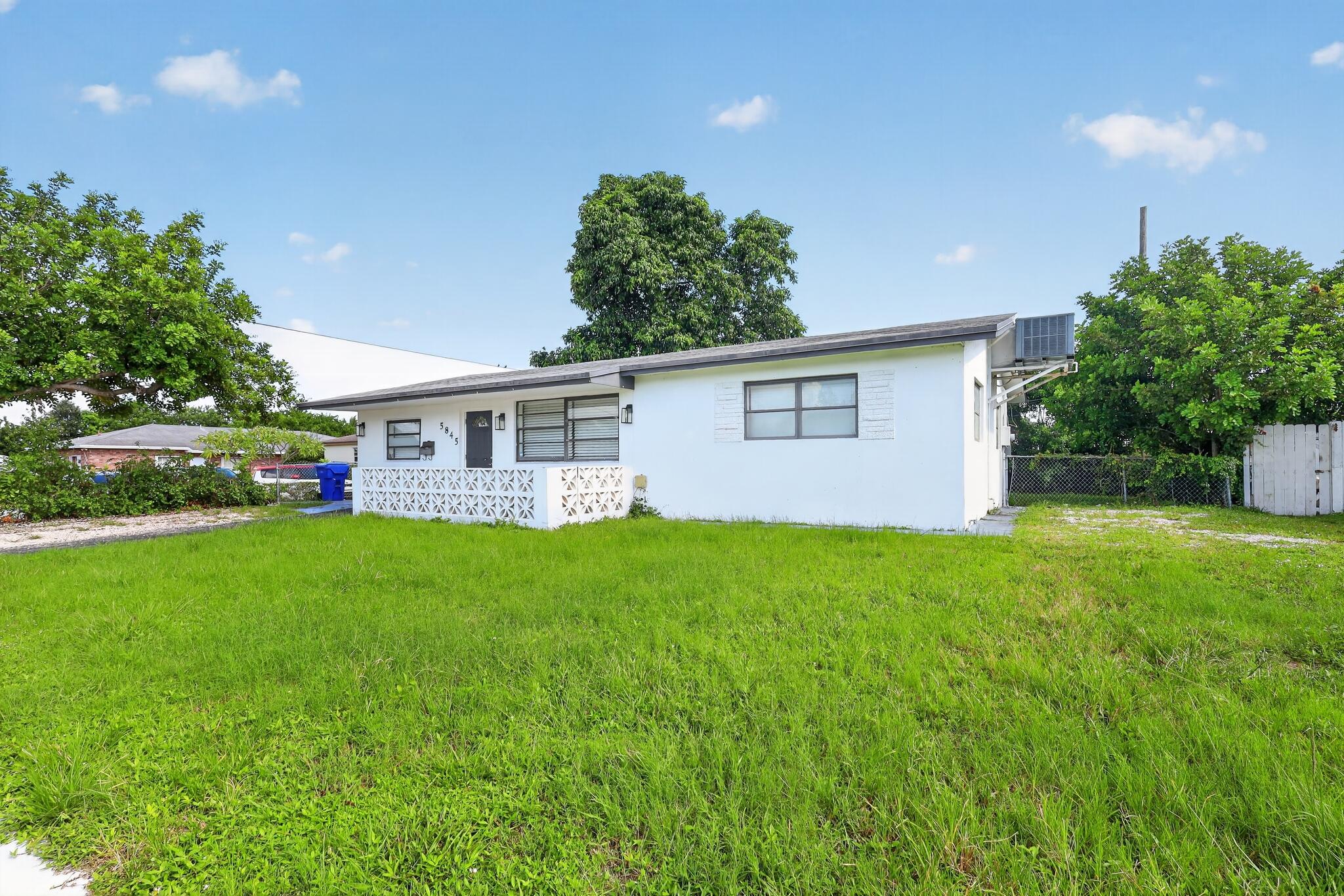 5845 Arthur Street Property Photo 5