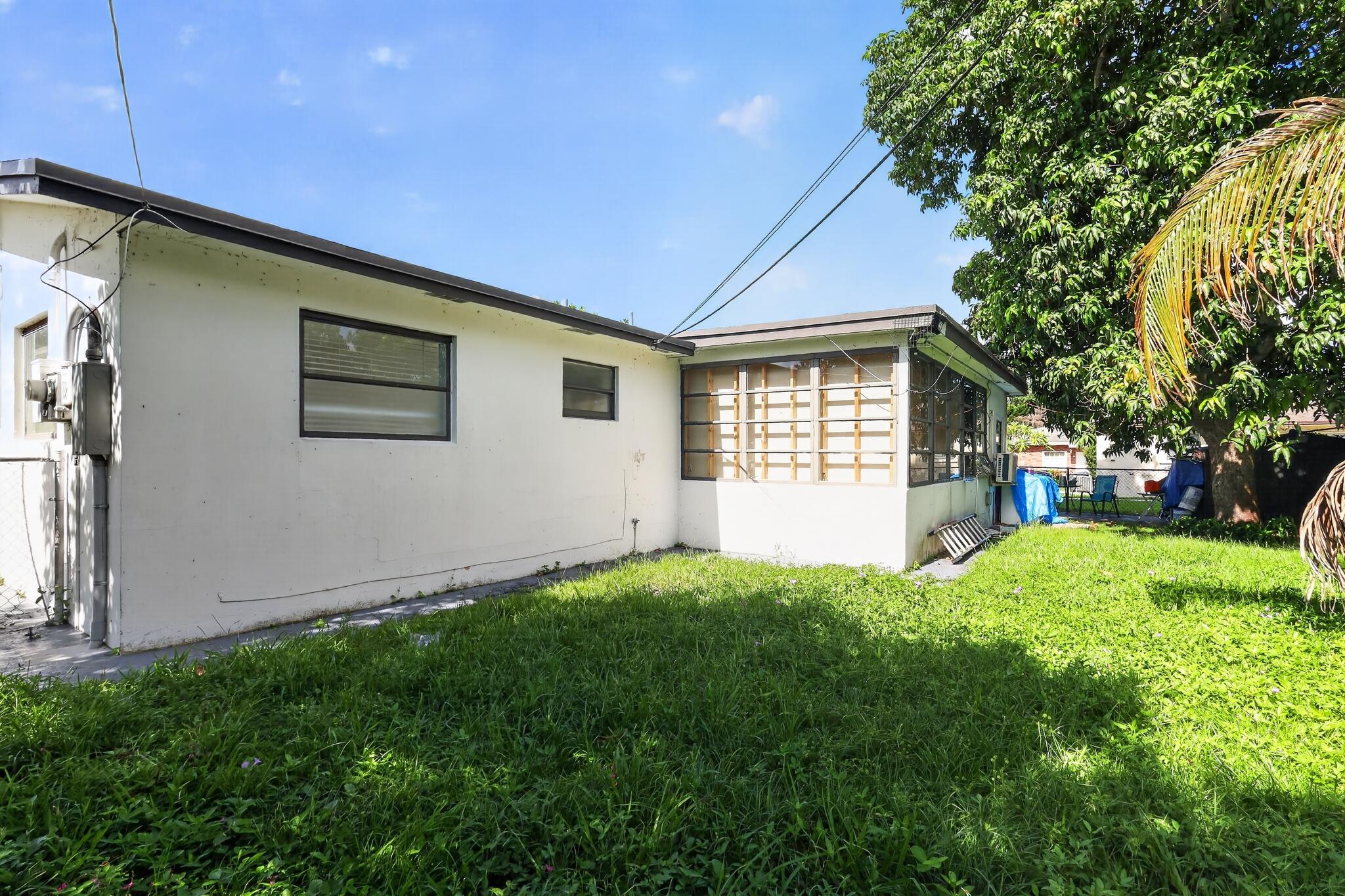 5845 Arthur Street Property Photo 6