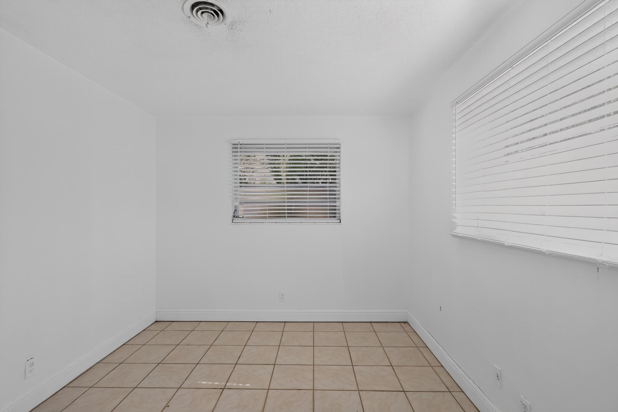 5845 Arthur Street Property Photo 14
