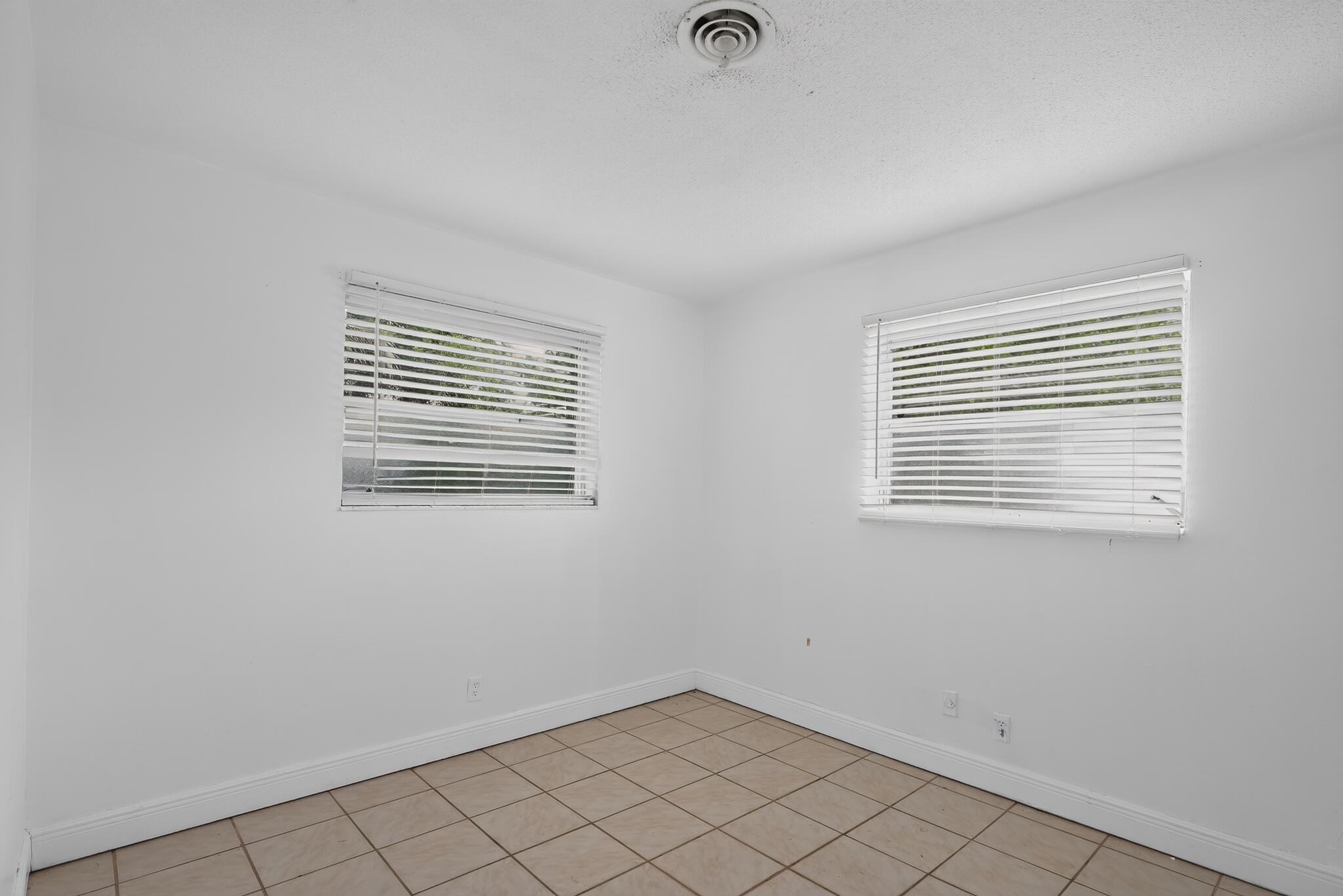 5845 Arthur Street Property Photo 27