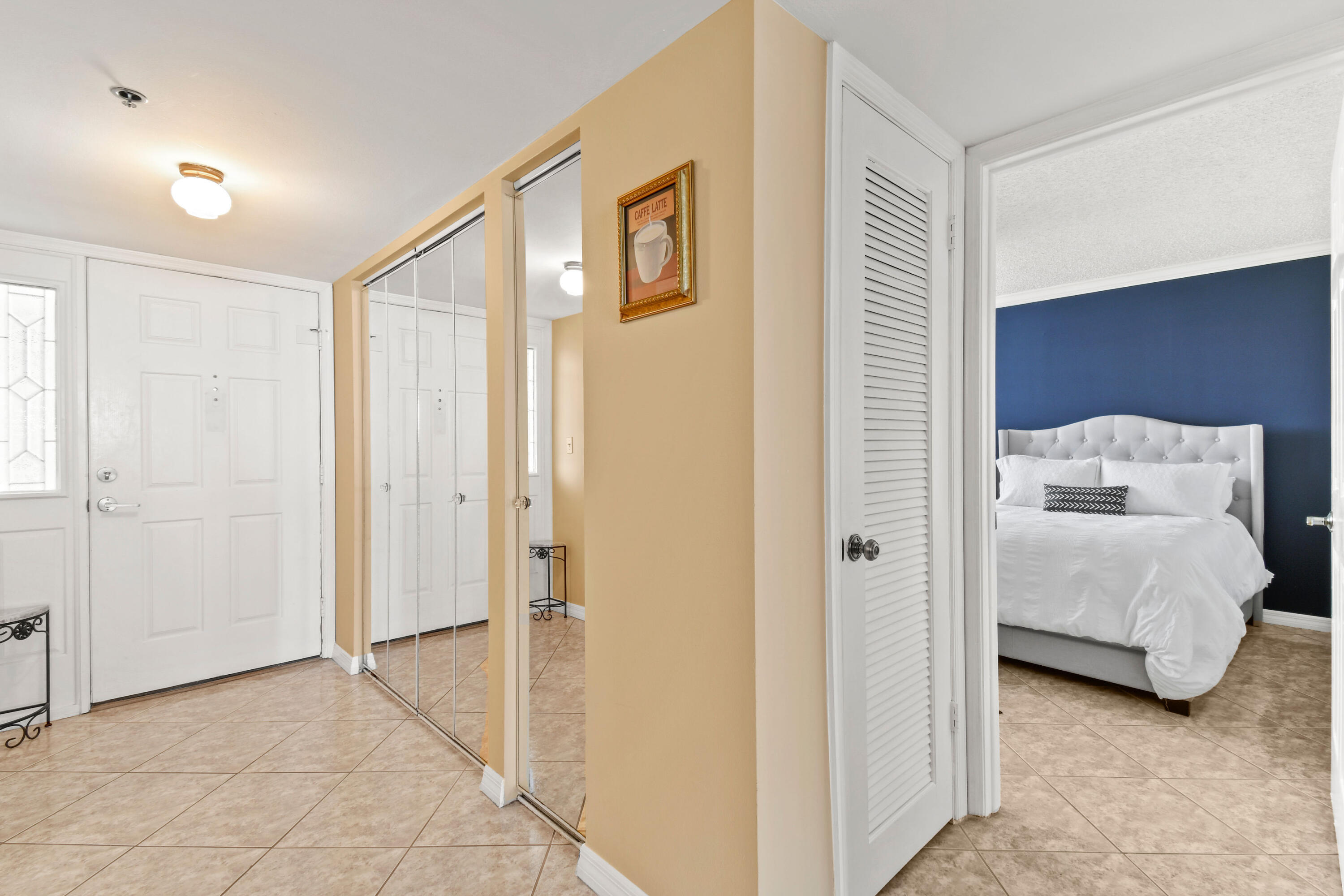 840 Ocean Drive 404 Property Photo 11
