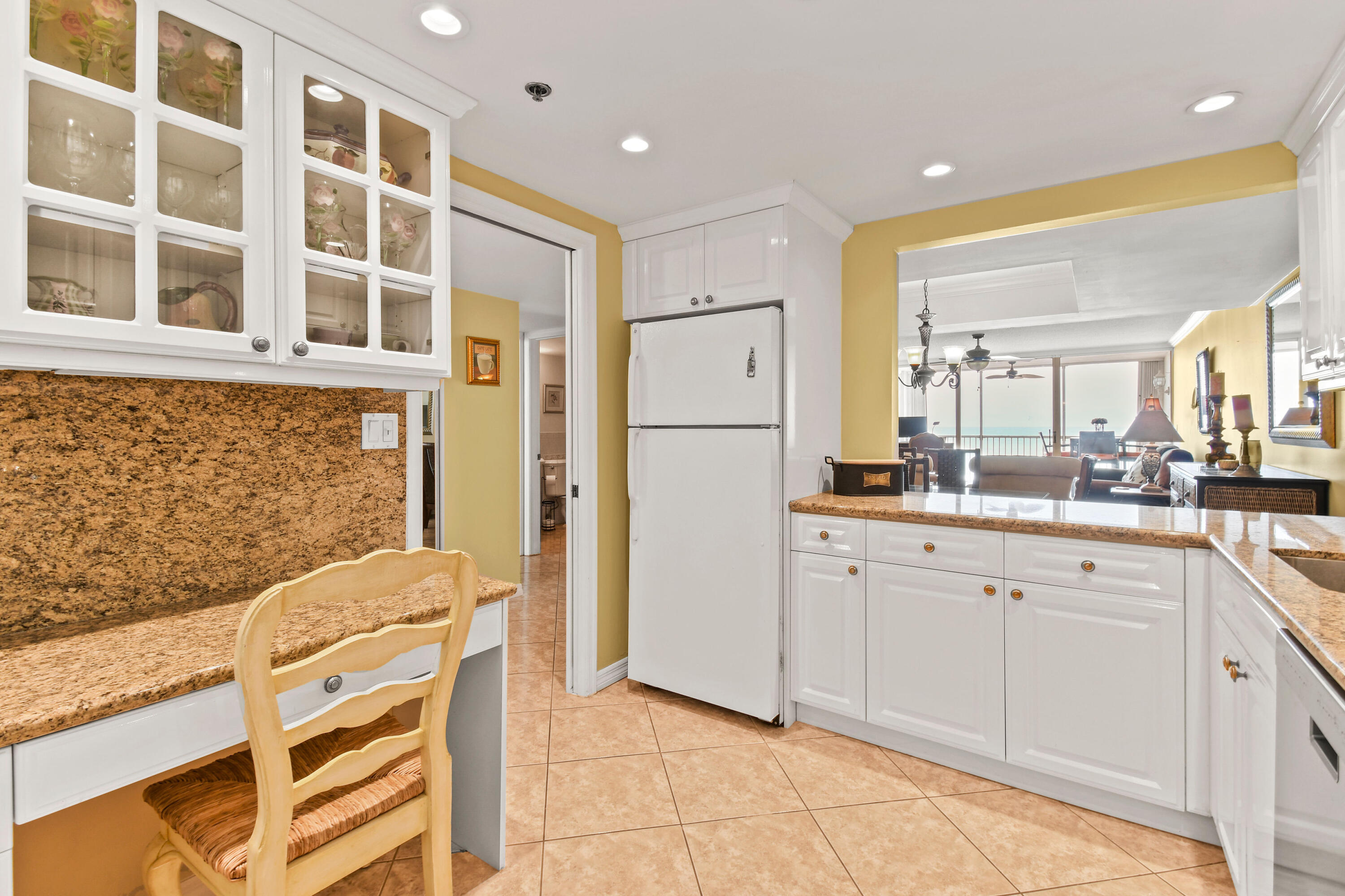 840 Ocean Drive 404 Property Photo 20