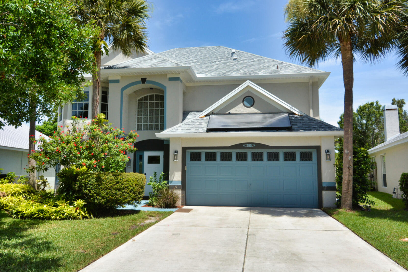 900 Nw Waterlily Place Property Photo 1