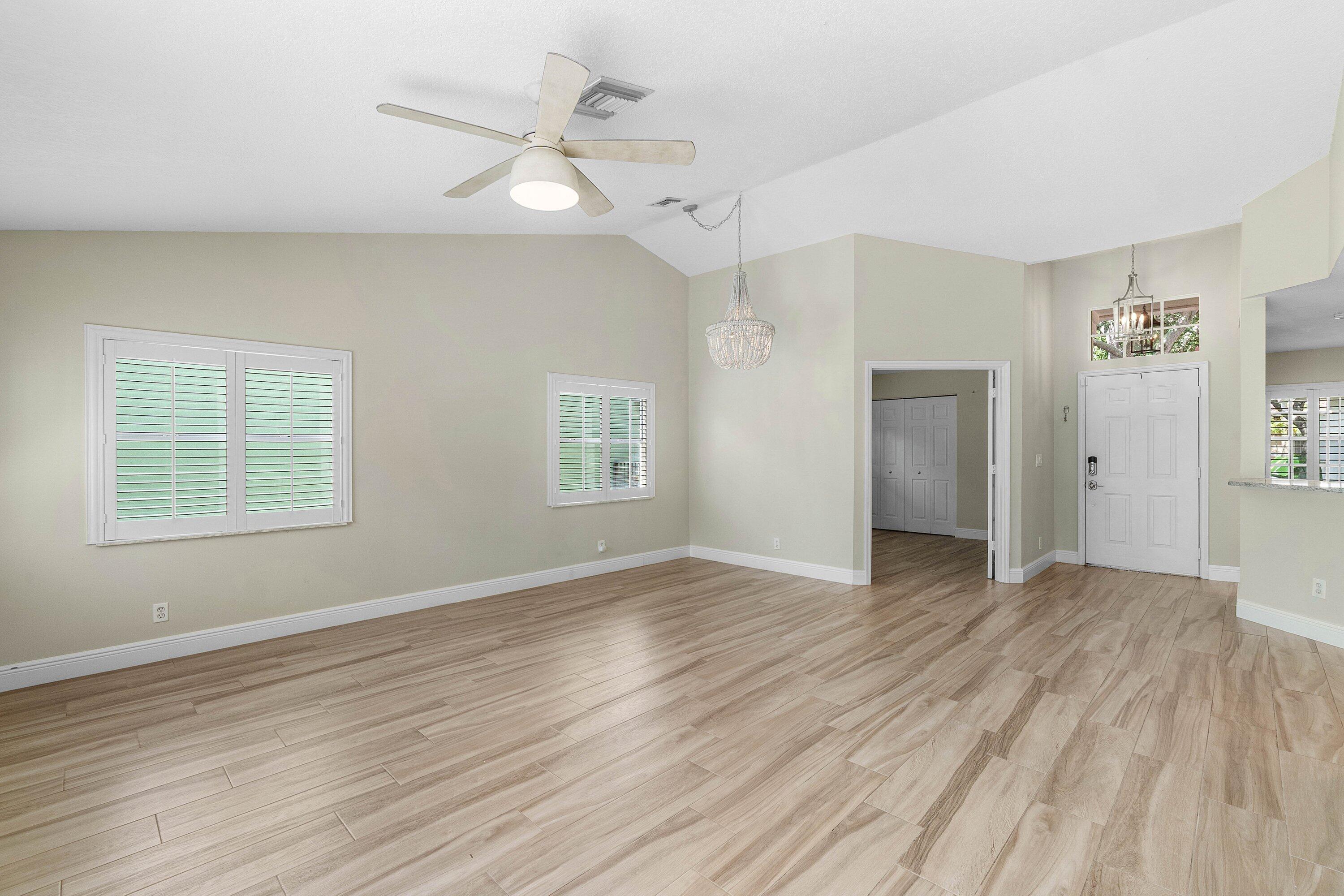1215 E Lancewood Place Property Photo 9