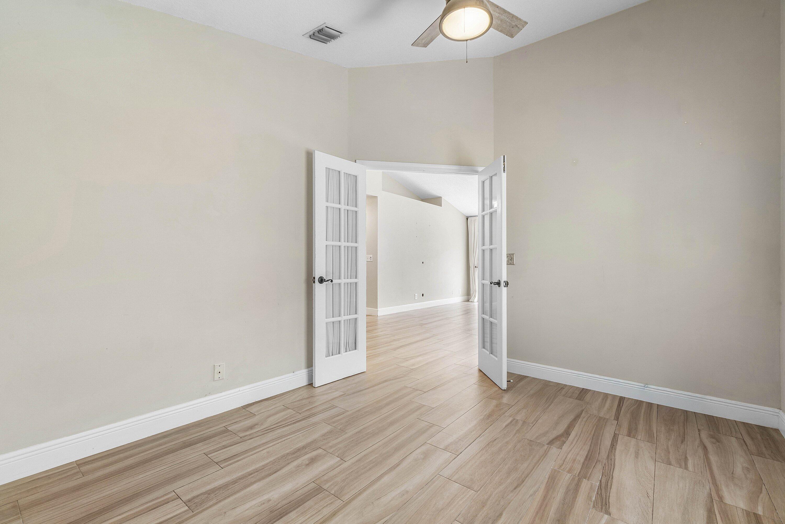 1215 E Lancewood Place Property Photo 13