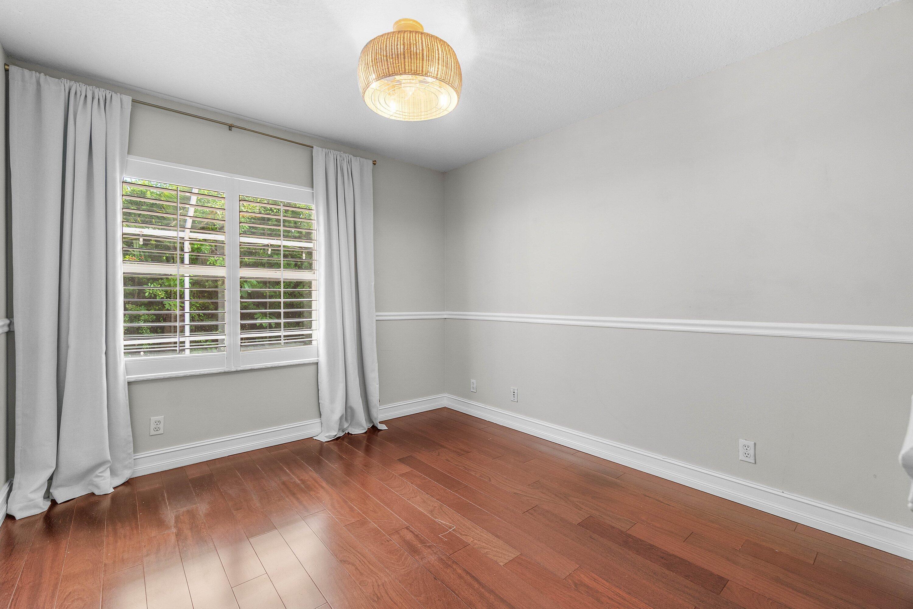 1215 E Lancewood Place Property Photo 15