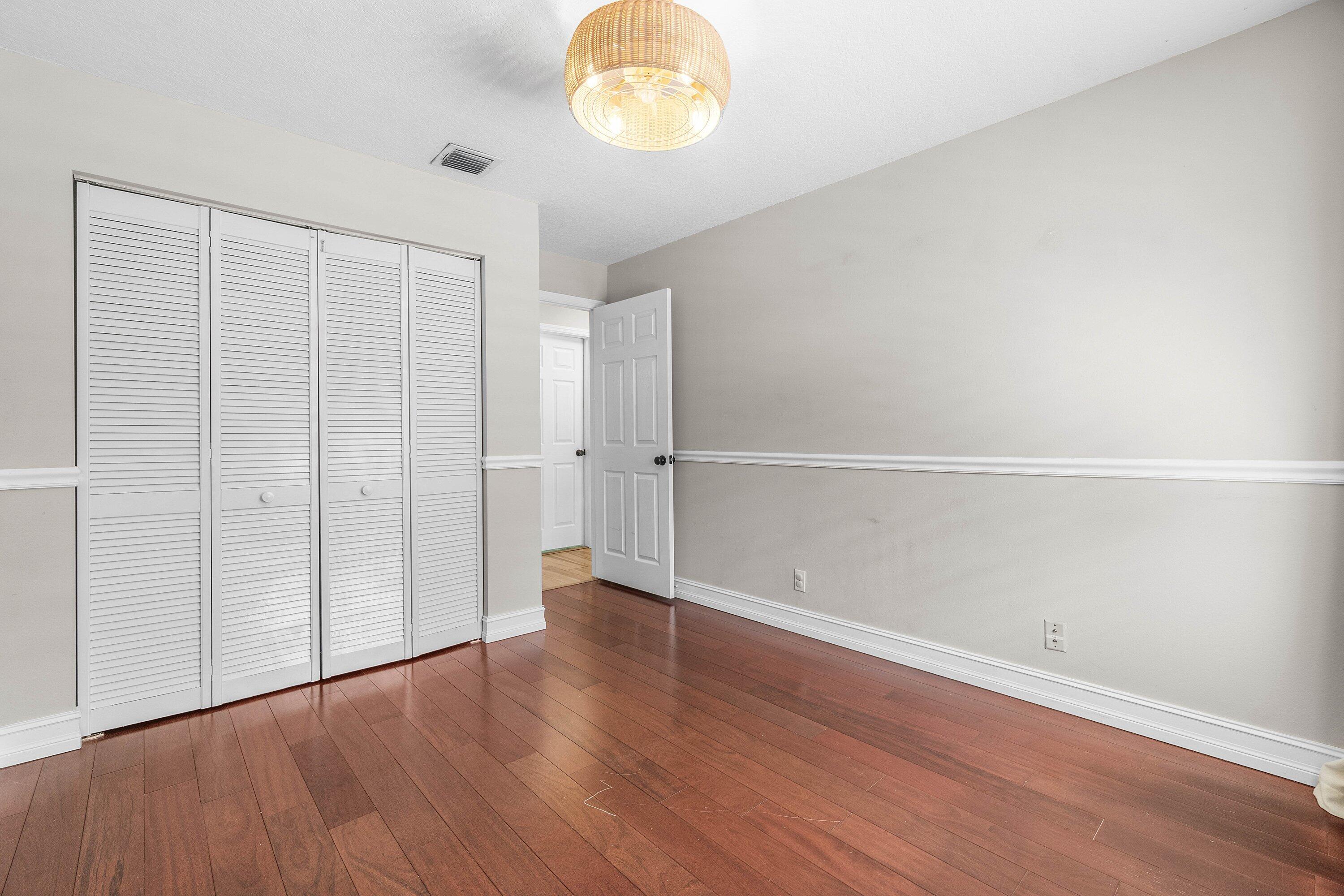 1215 E Lancewood Place Property Photo 16