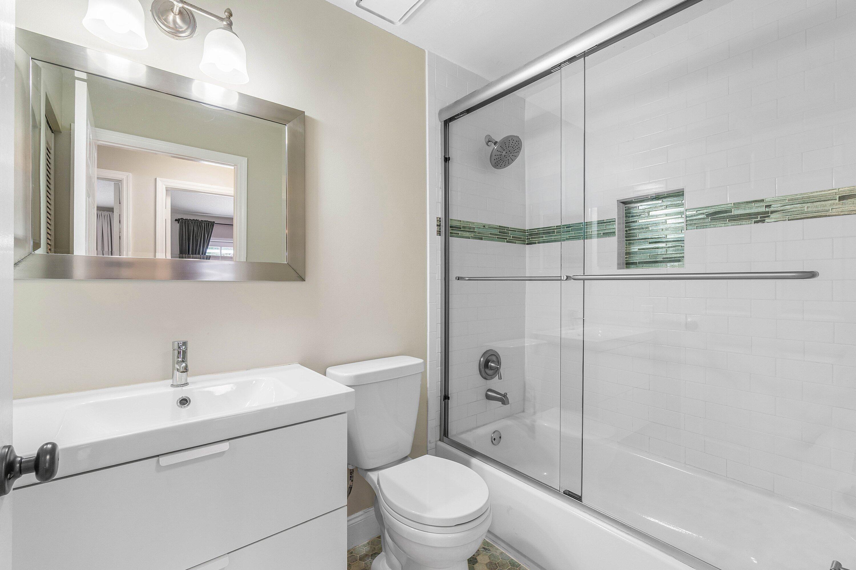 1215 E Lancewood Place Property Photo 18
