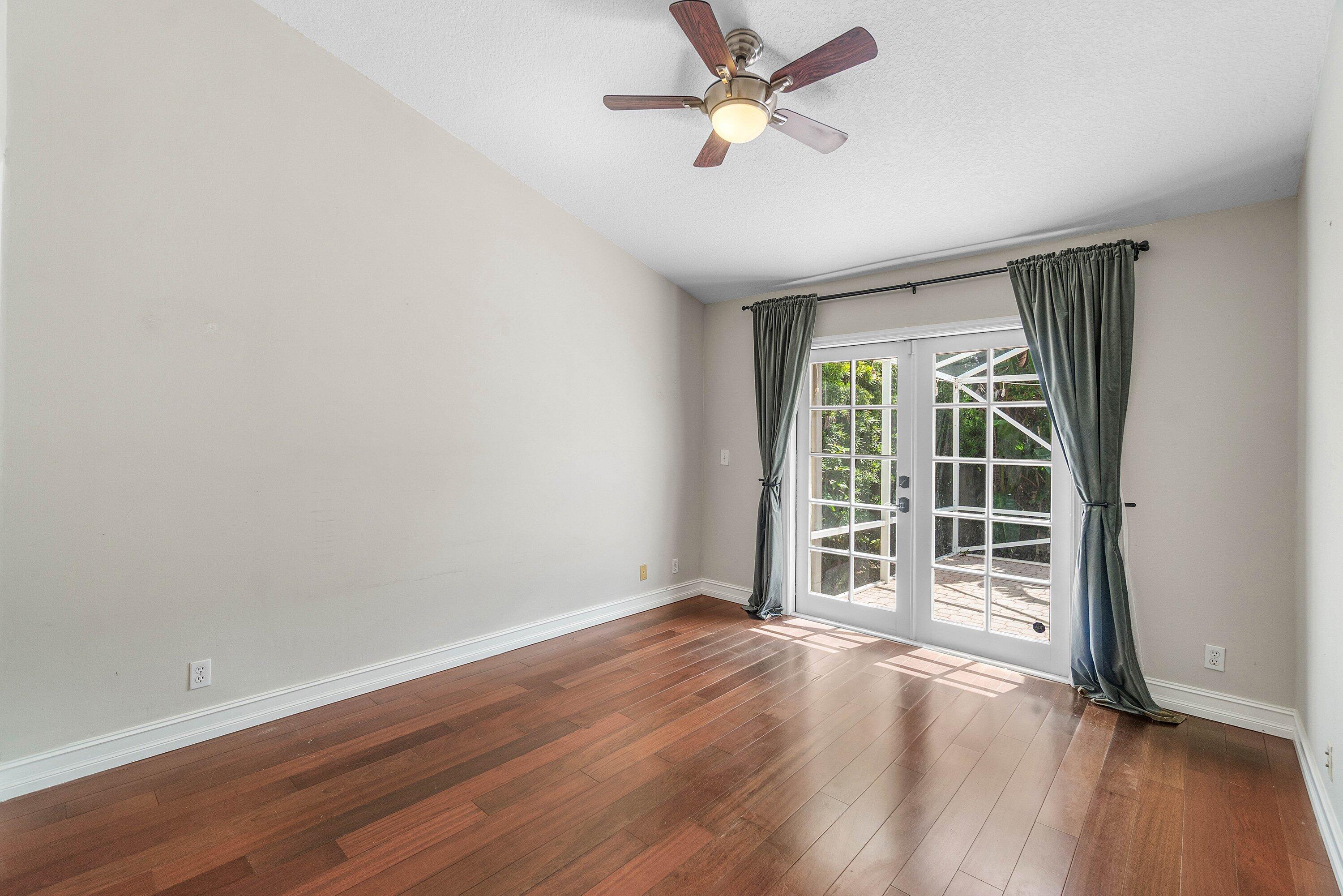 1215 E Lancewood Place Property Photo 19