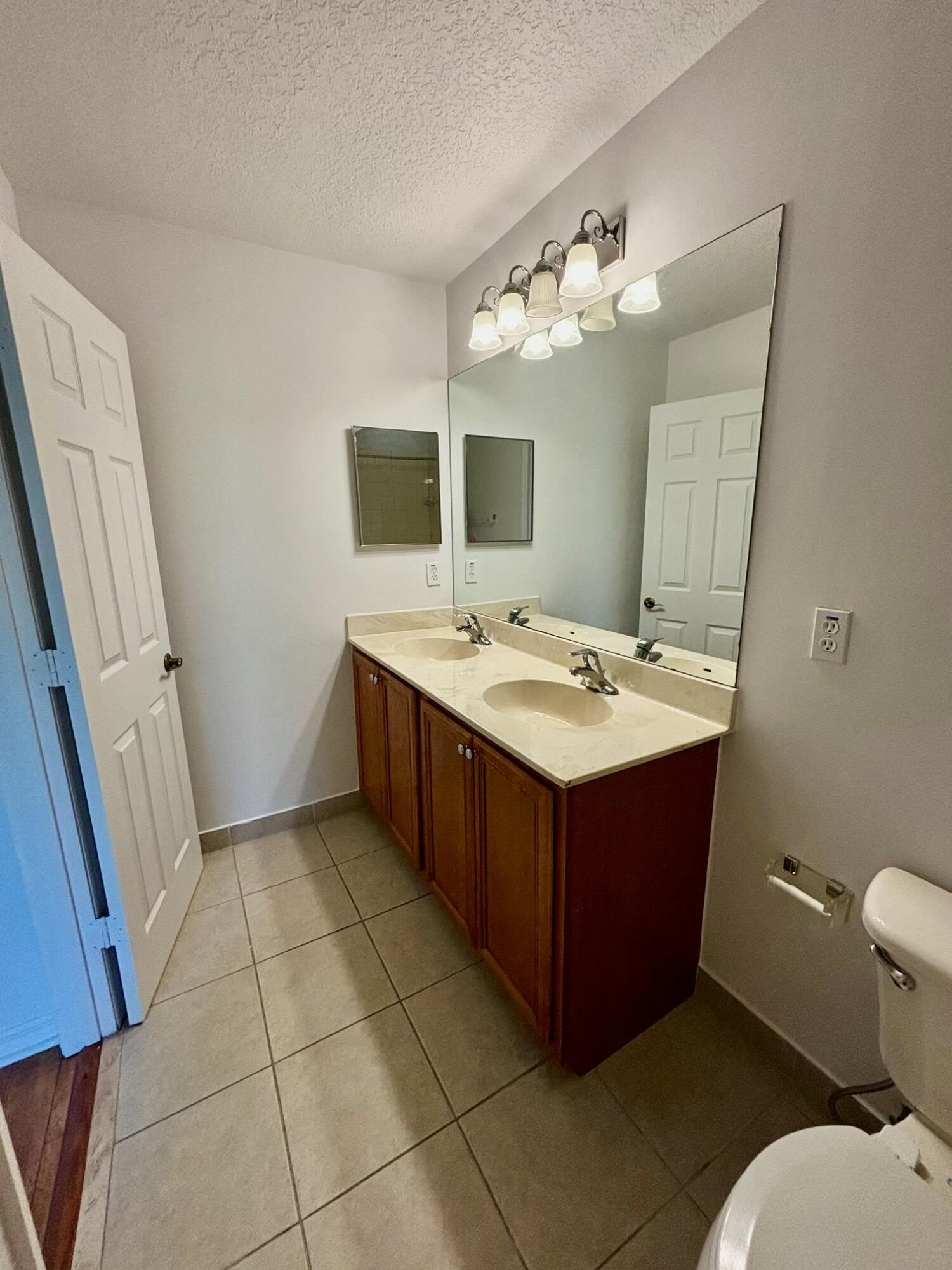 22162 Majestic Woods Way Property Photo 17